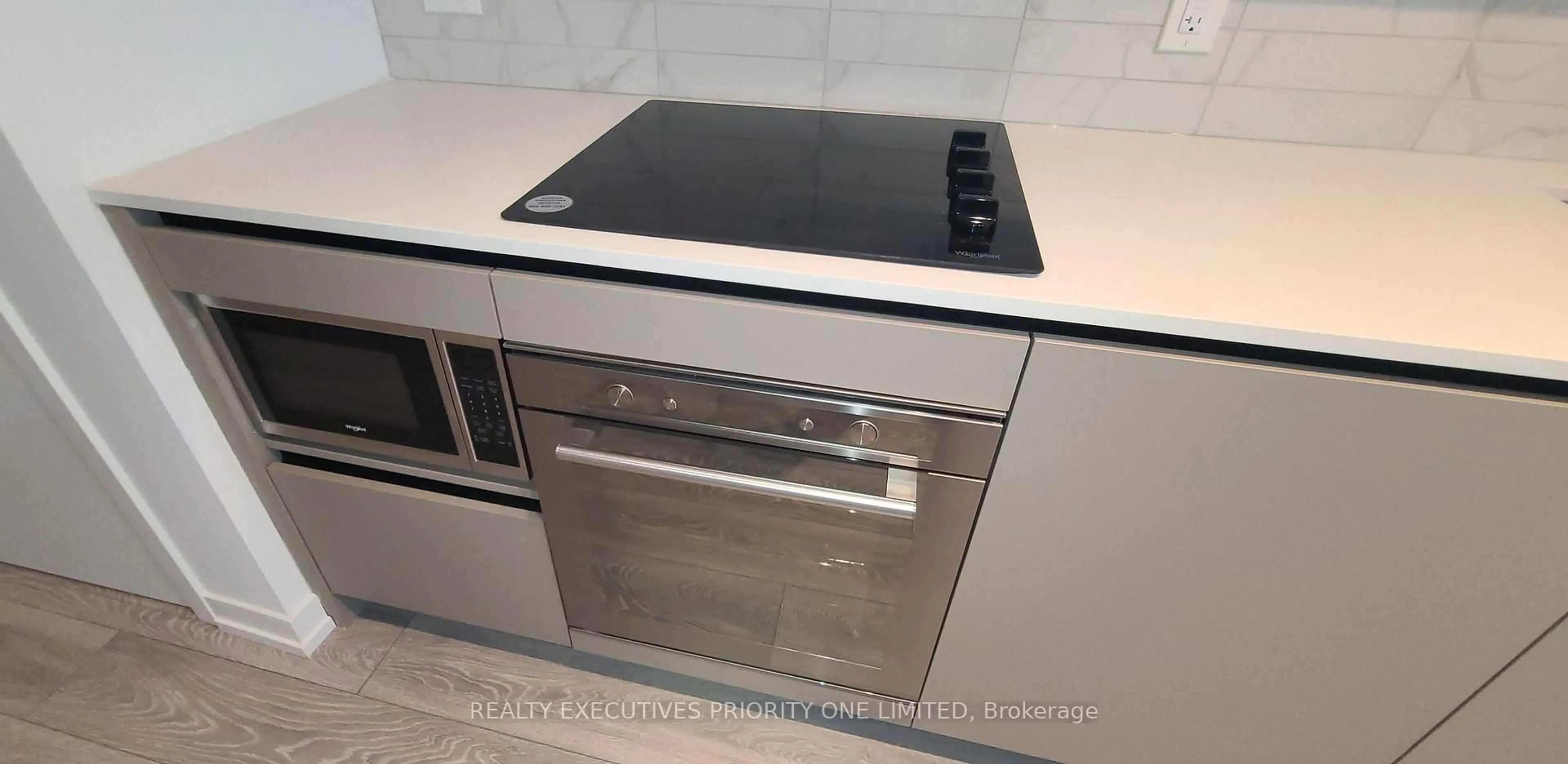 Standard kitchen, unknown for 55 Mercer St #319, Toronto Ontario M5V 0W4