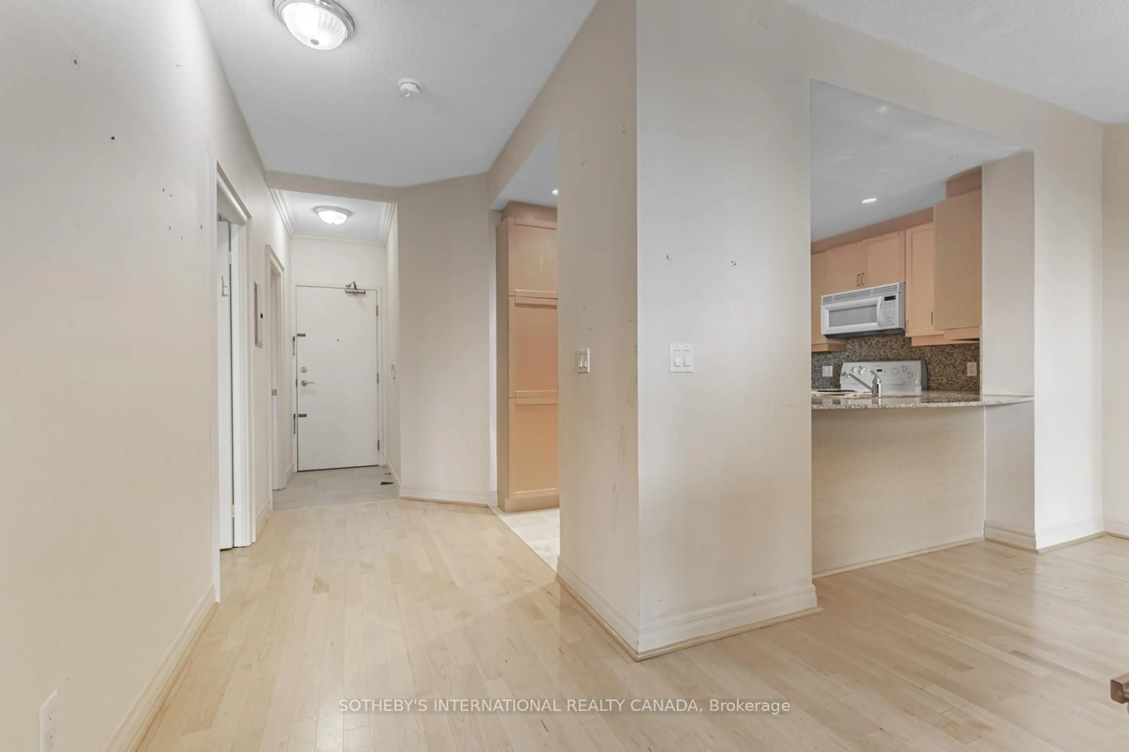 A pic of a room for 8 Park Rd #3811, Toronto Ontario M4W 3S5