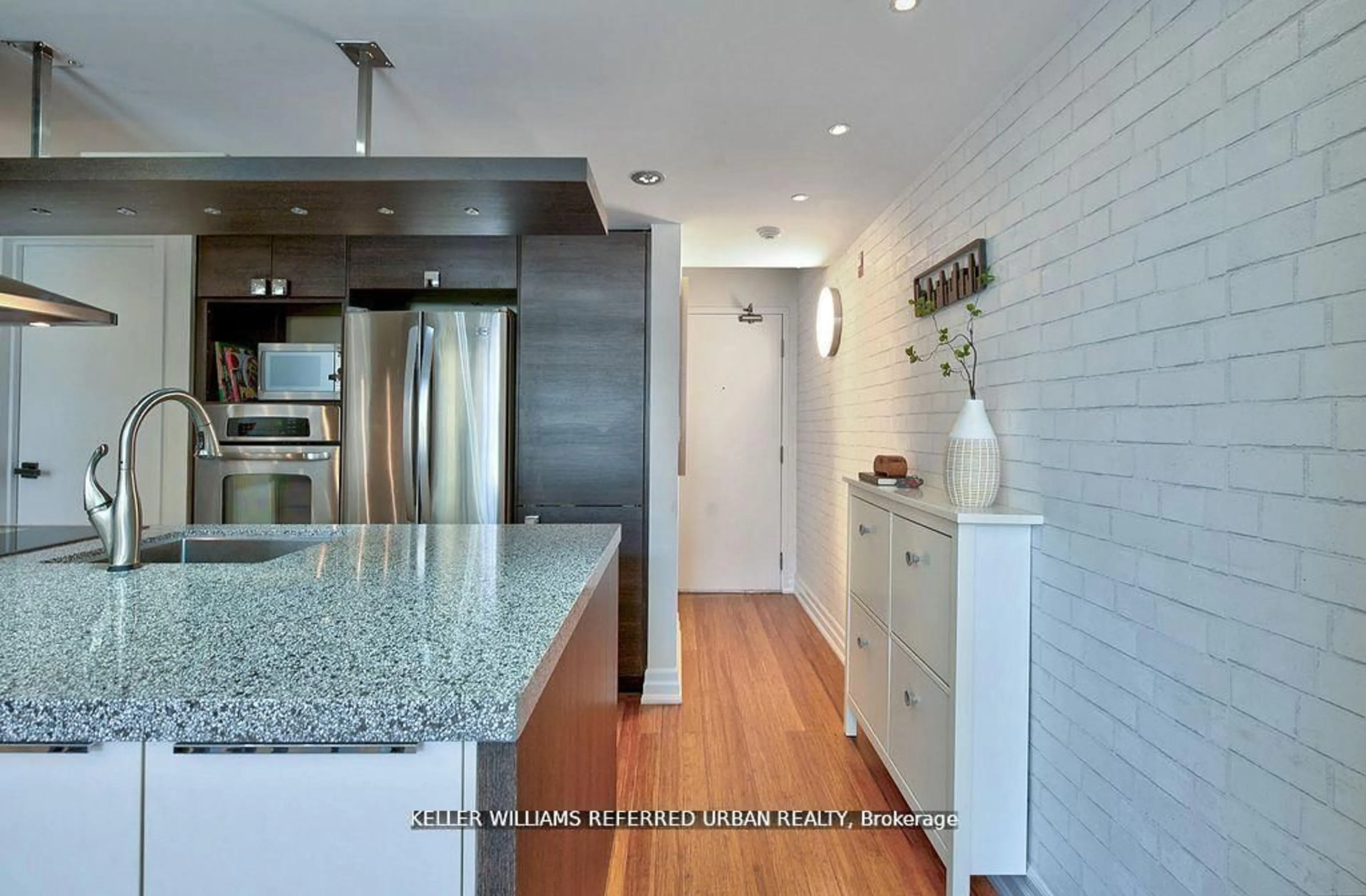 Contemporary kitchen, ceramic/tile floor for 160 Baldwin St #209, Toronto Ontario M5T 3K7