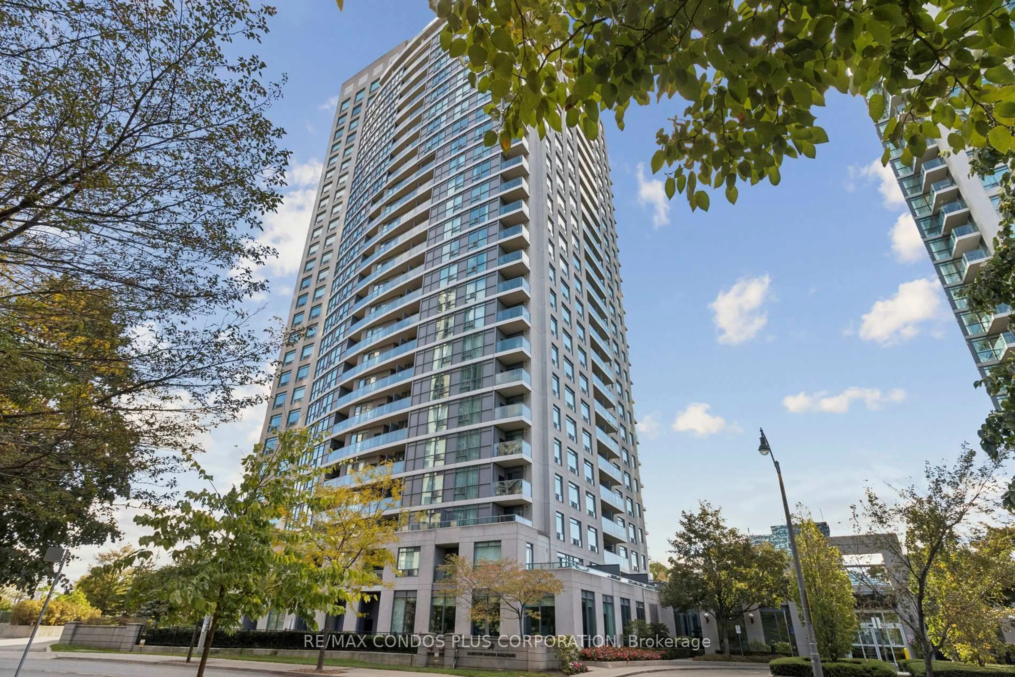 Patio, building for 30 Harrison Garden Blvd #708, Toronto Ontario M2N 7A9
