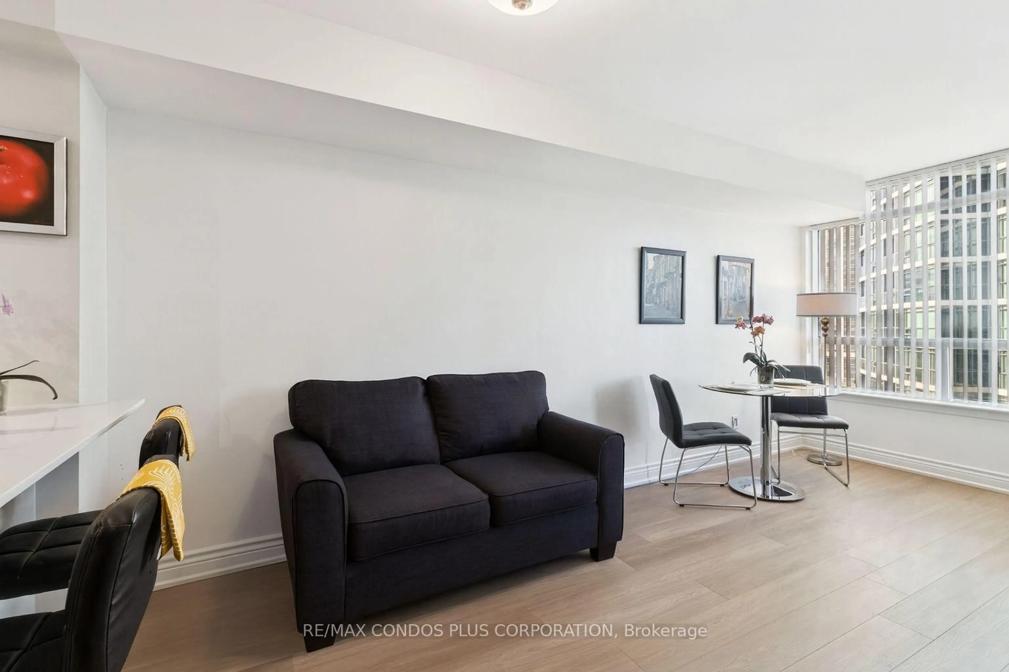 Living room with furniture, unknown for 30 Harrison Garden Blvd #708, Toronto Ontario M2N 7A9