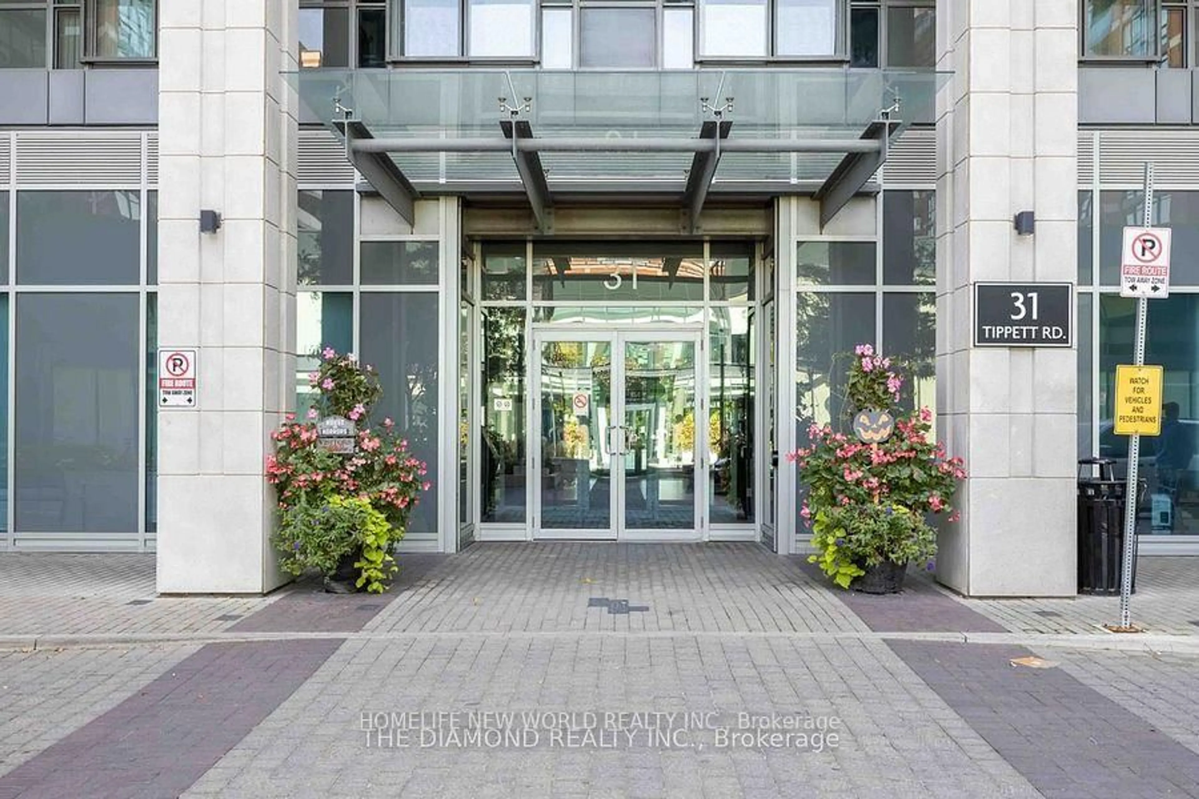 Indoor foyer for 31 TIPPETT Rd #415, Toronto Ontario M3H 0C8