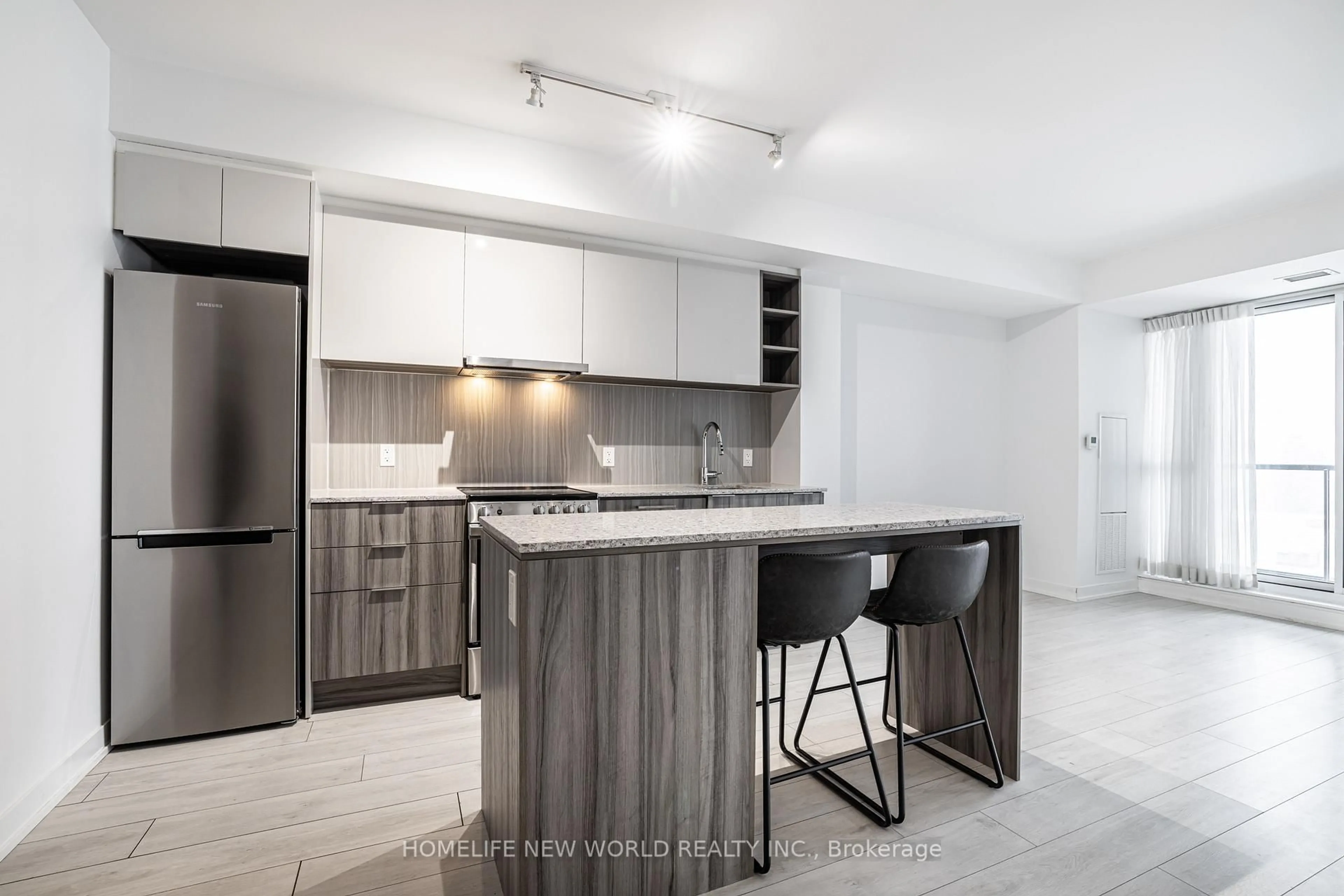 Unknown for 31 TIPPETT Rd #415, Toronto Ontario M3H 0C8