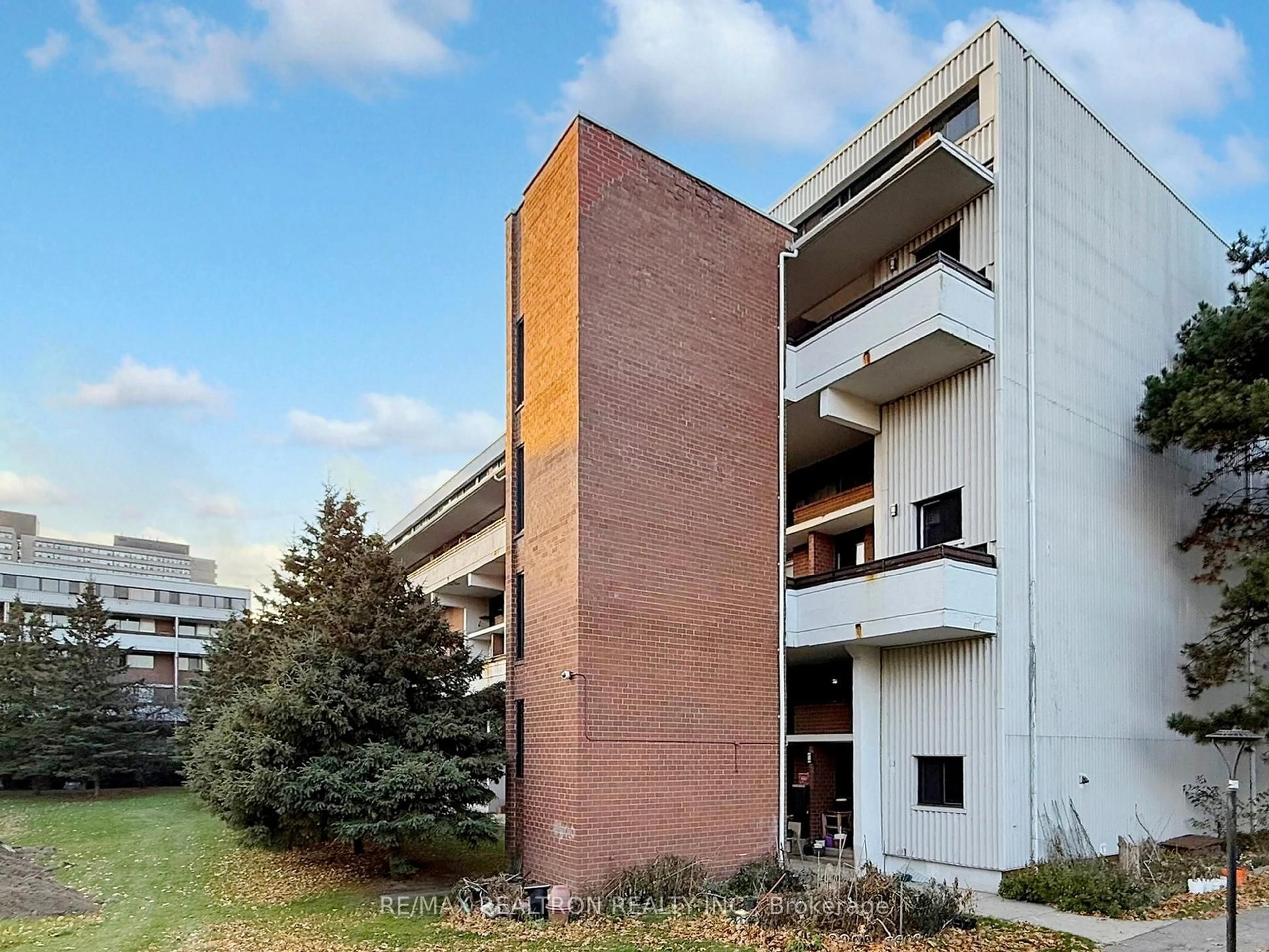 Unknown for 150 Leeward Glwy #312, Toronto Ontario M3C 2Y9