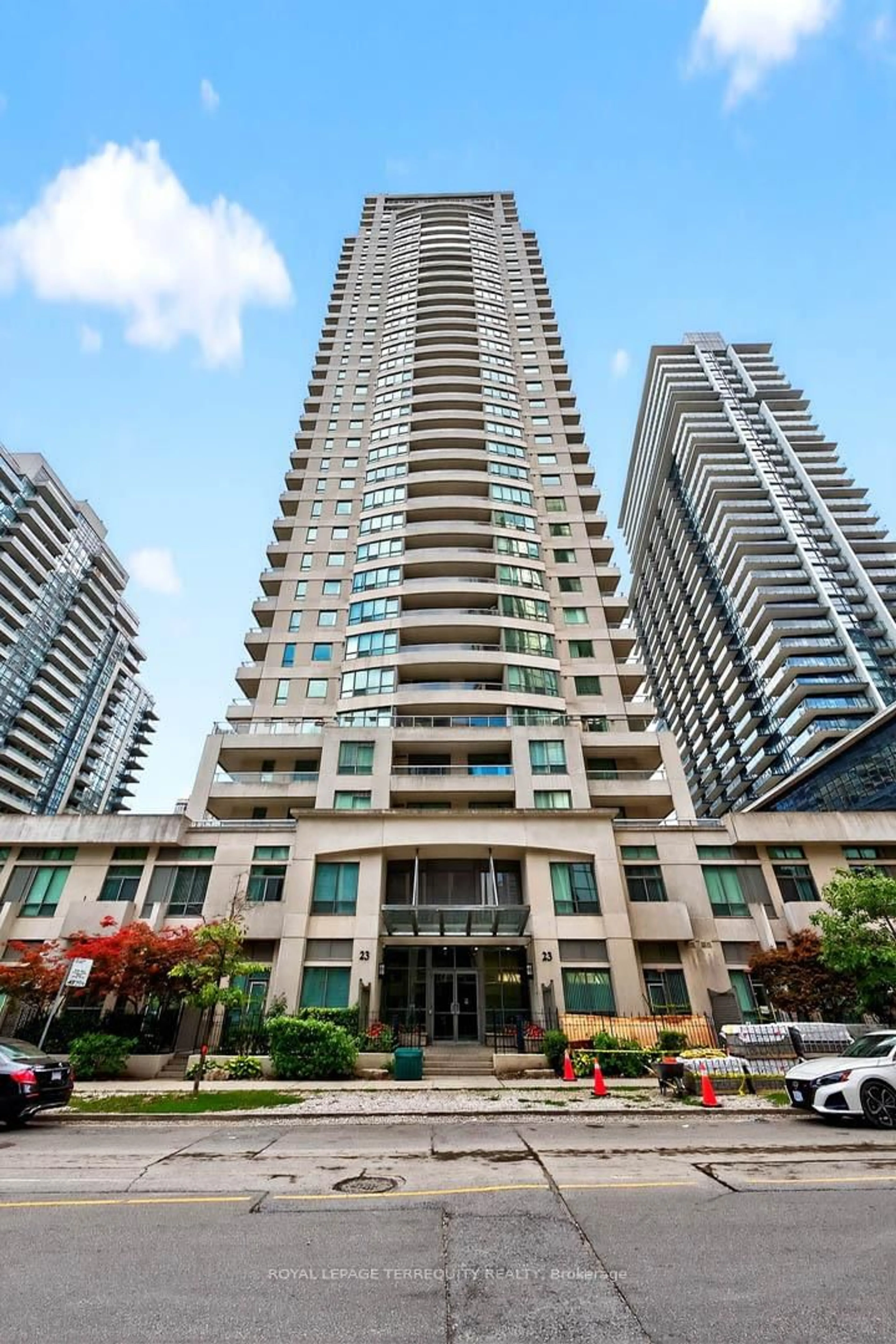 Indoor foyer for 23 Hollywood Ave #2610, Toronto Ontario M2N 7L8