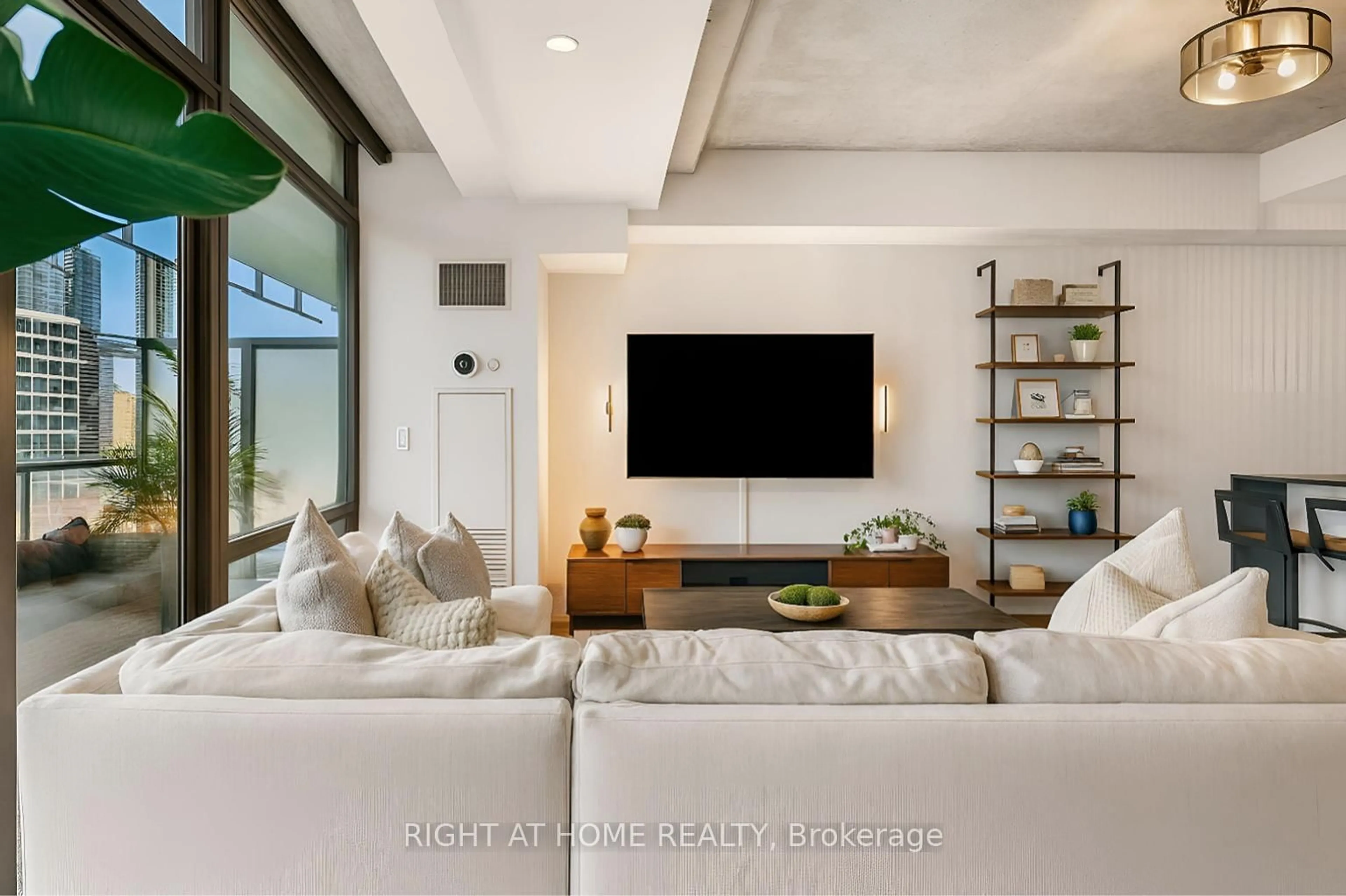 Living room with furniture, unknown for 55 STEWART St #929, Toronto Ontario M5V 2V1