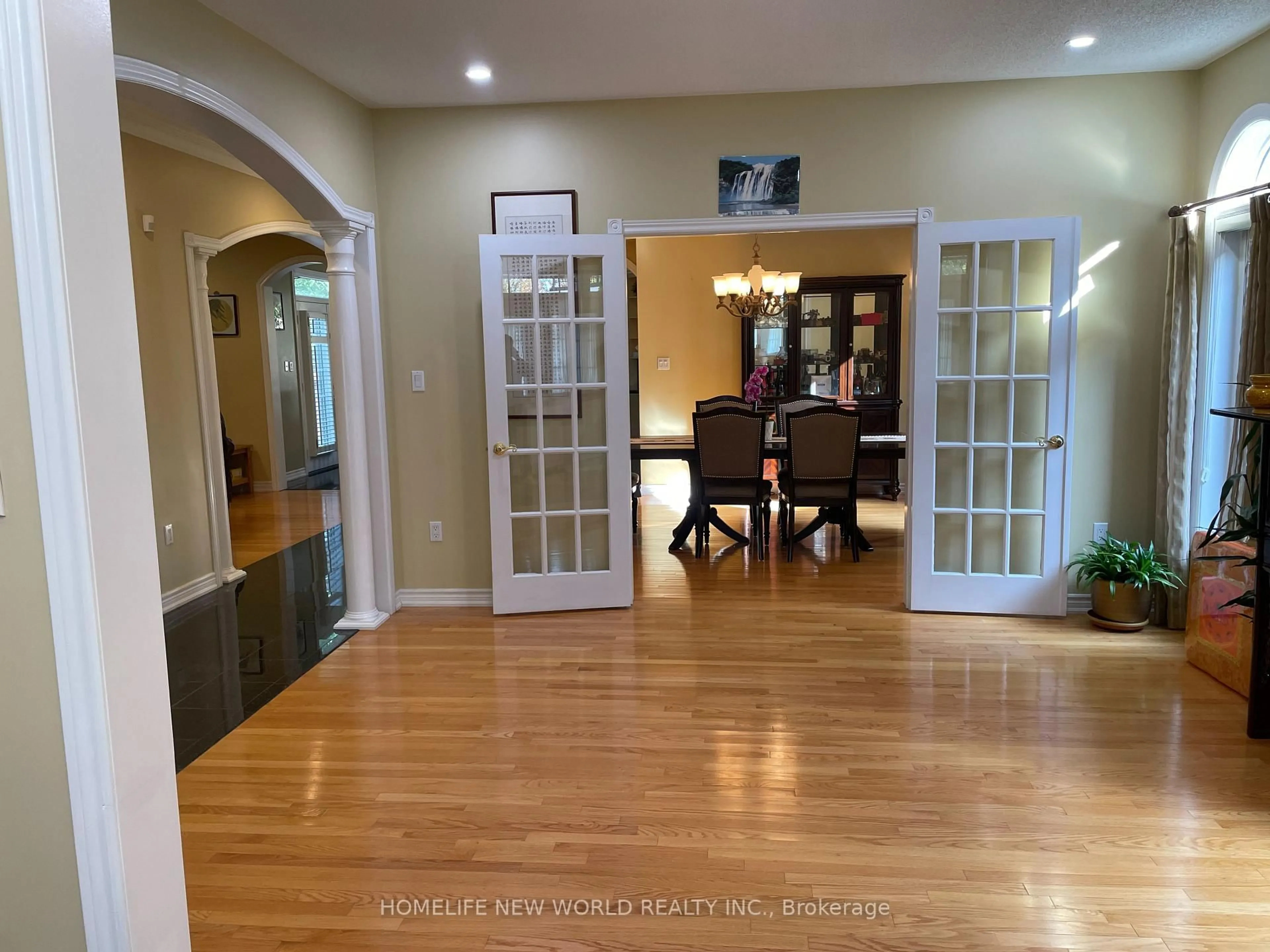 Indoor entryway for 39 Green Meadows Circ, Toronto Ontario M2J 5G6