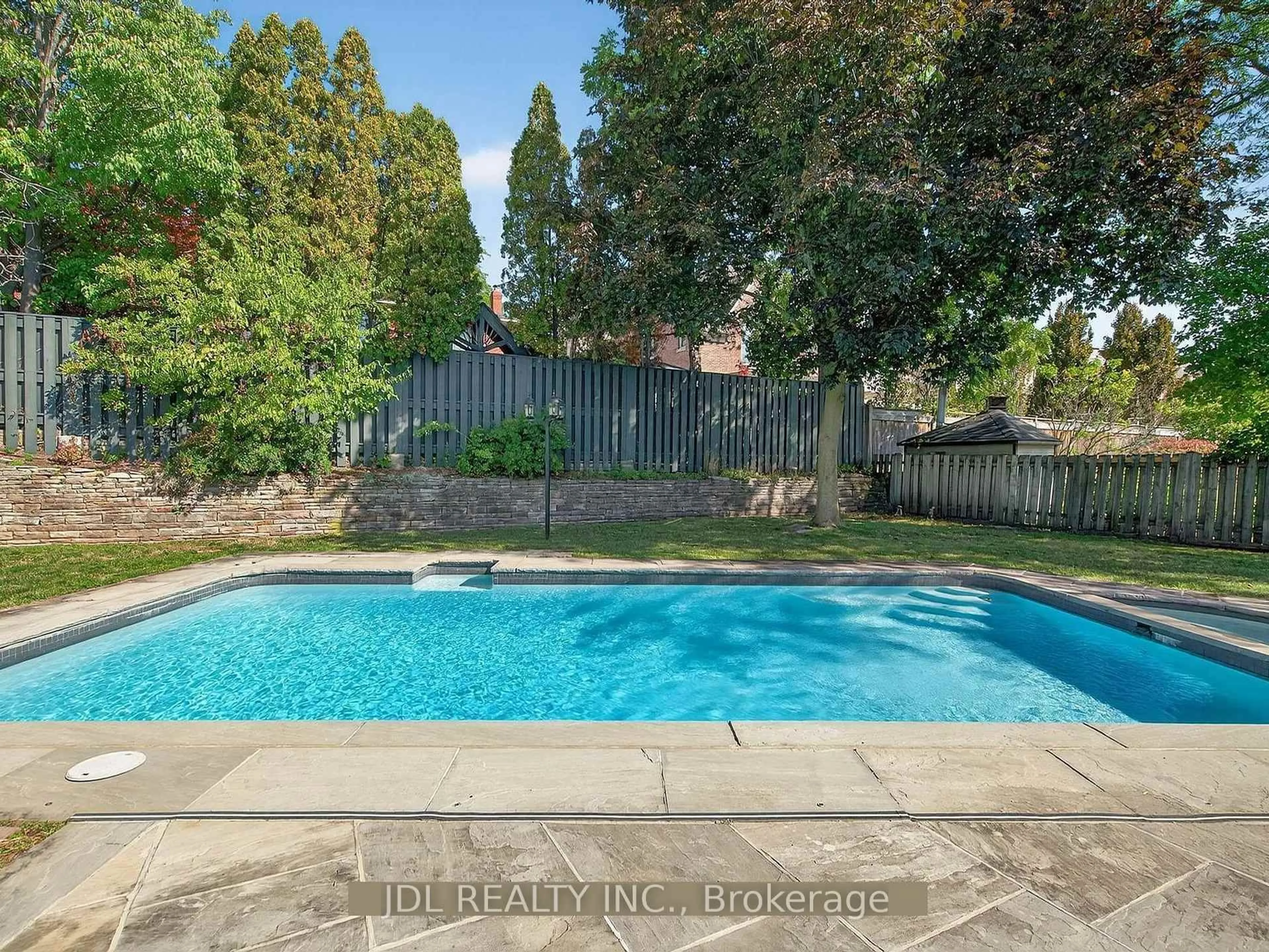 Pool for 530 Blythwood Rd, Toronto Ontario M4N 1B3