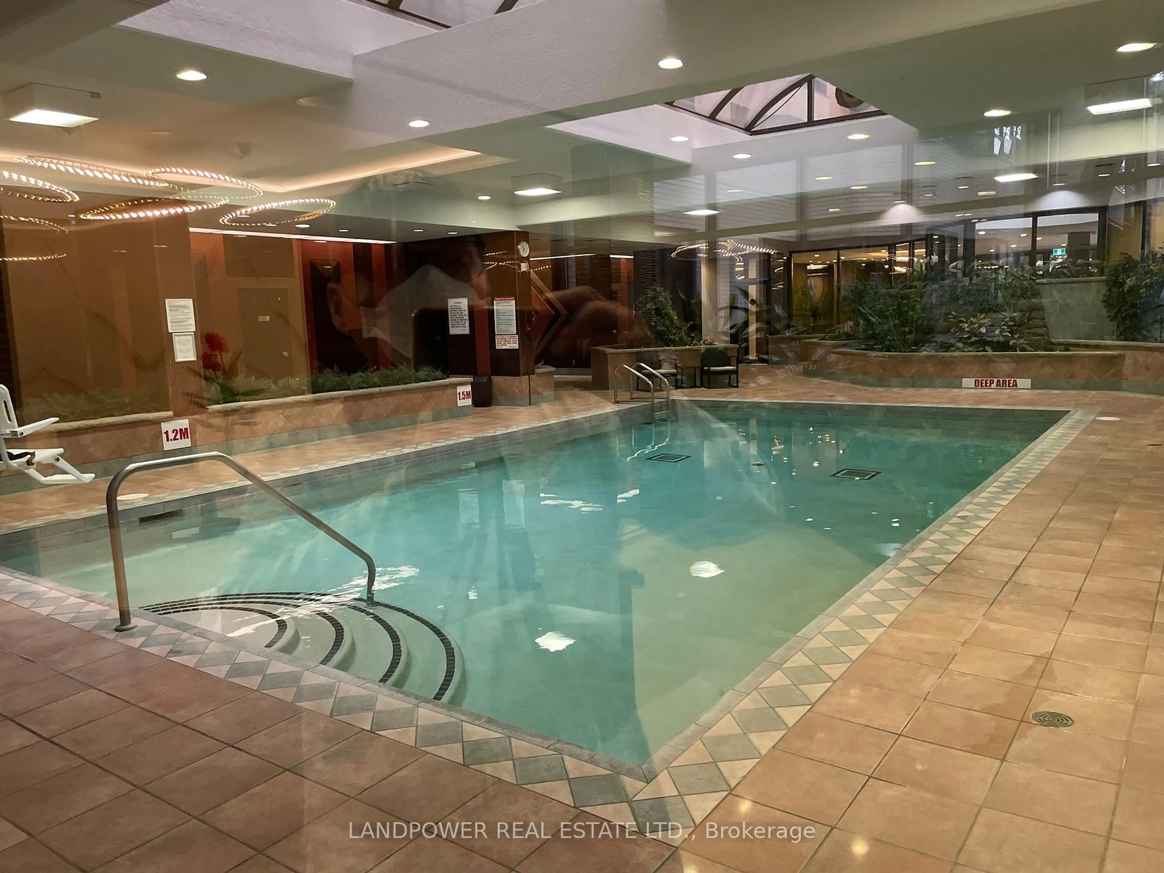 Pool for 280 Simcoe St #903, Toronto Ontario M5T 2Y5