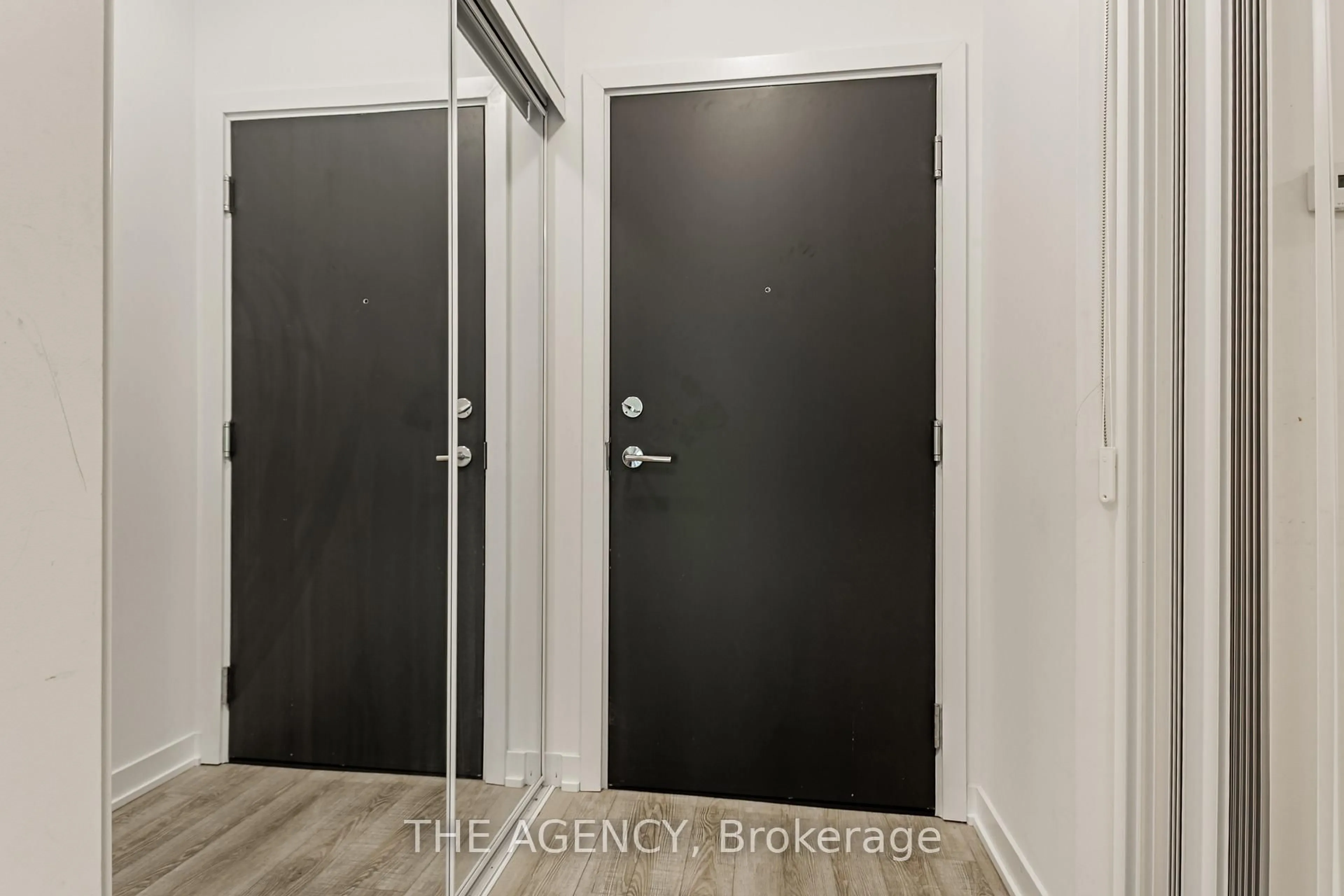 Indoor entryway for 250 Lawrence Ave #204, Toronto Ontario M4N 1T4