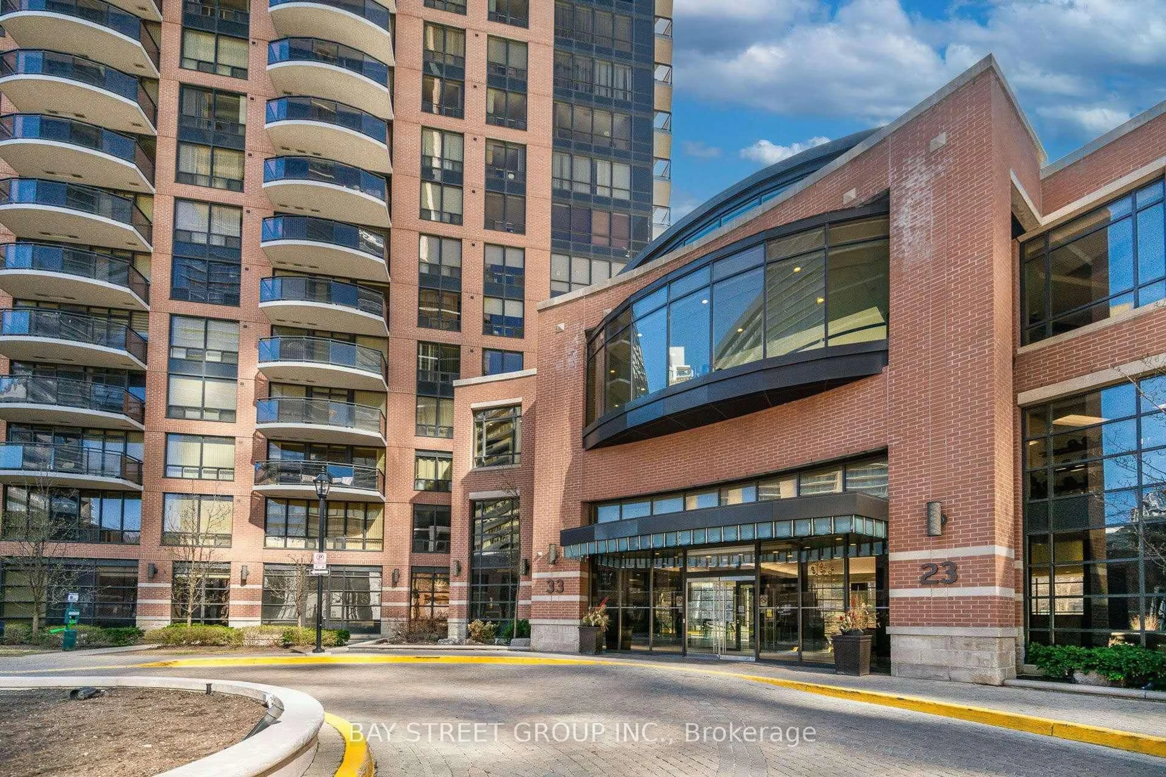 Indoor foyer for 33 Sheppard Ave #707, Toronto Ontario M2N 7K1