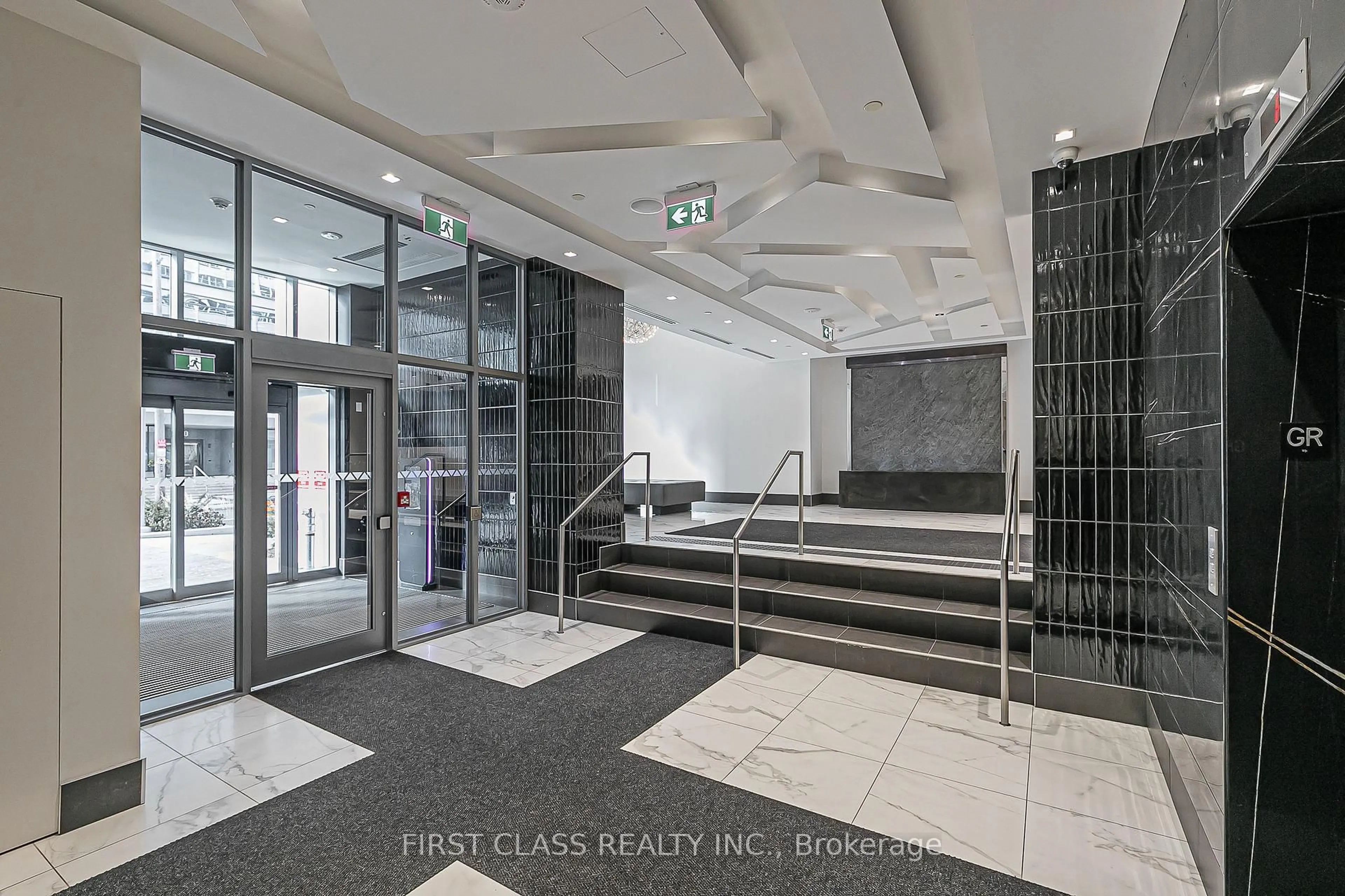 Indoor foyer for 25 Holly St #706, Toronto Ontario M4S 0E3