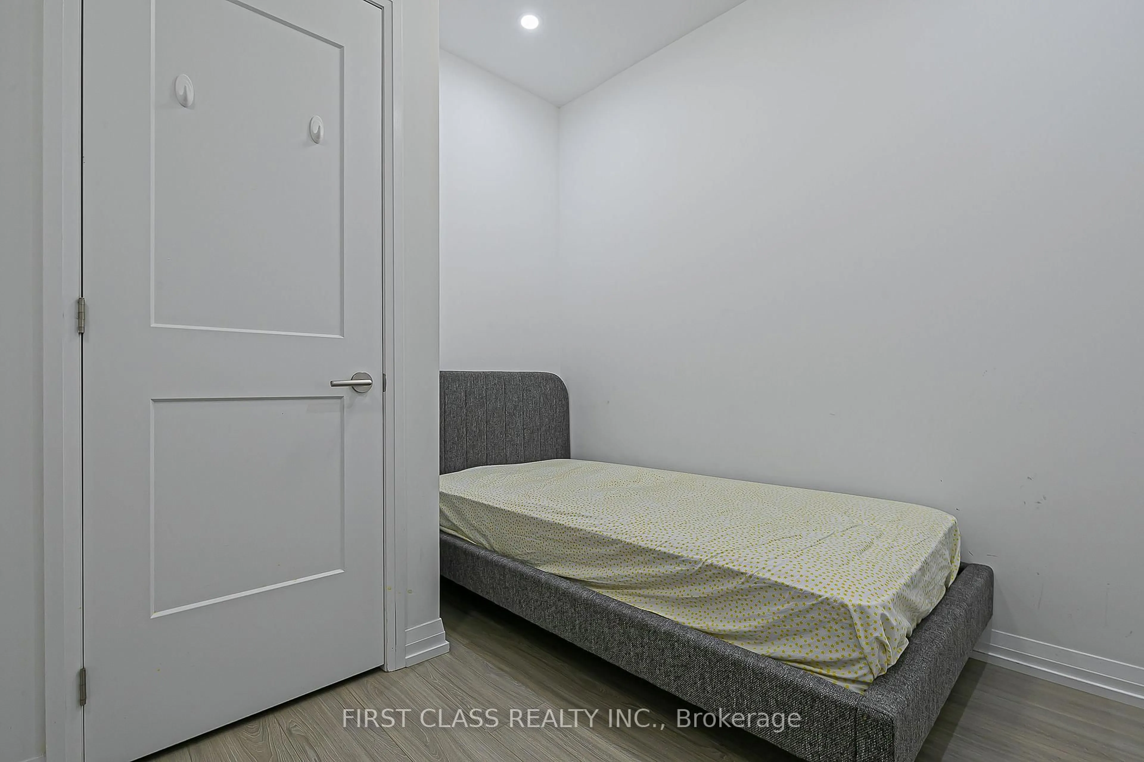 A pic of a room for 25 Holly St #706, Toronto Ontario M4S 0E3