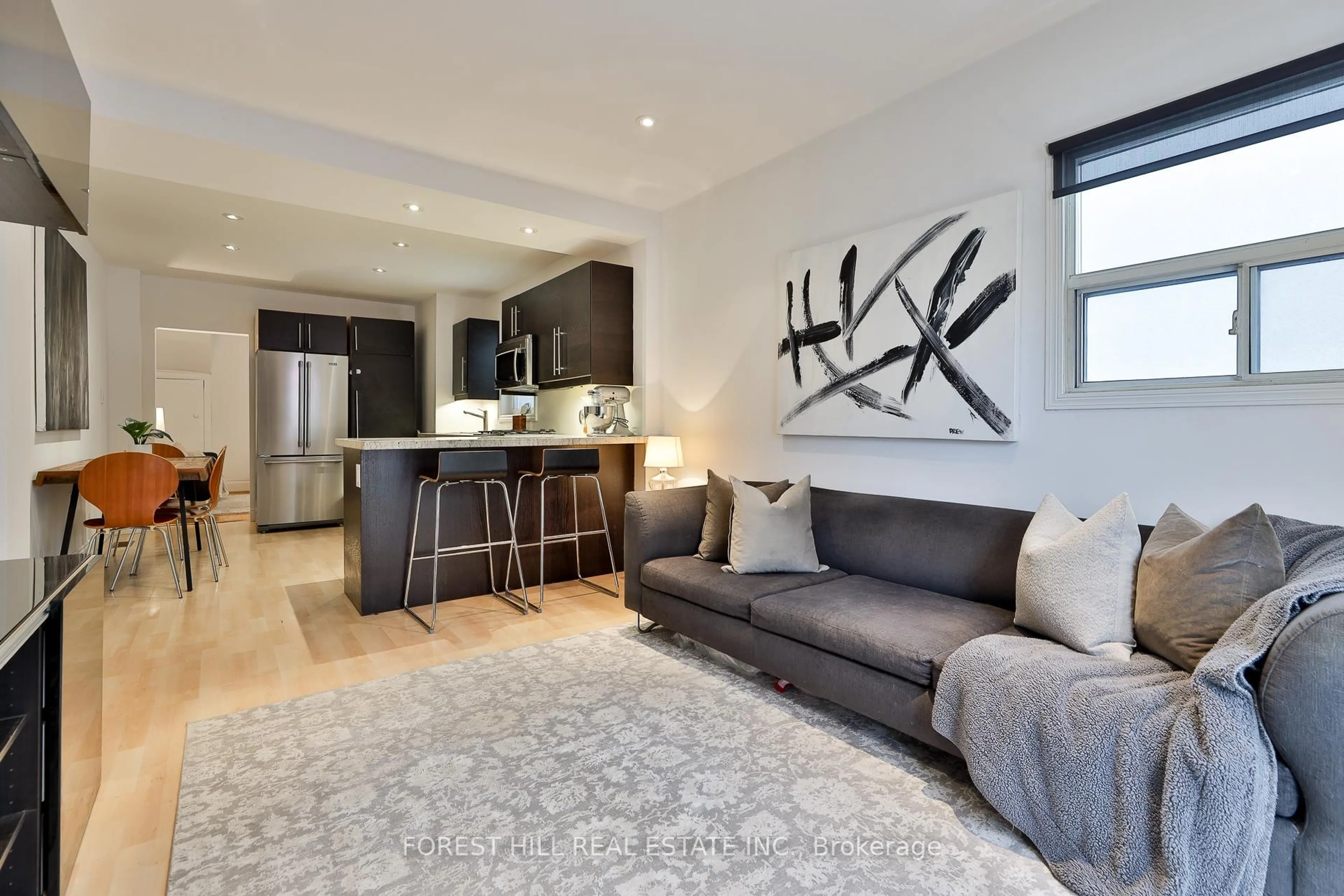 Living room with furniture, unknown for 68 Kenwood Ave, Toronto Ontario M6C 2S2