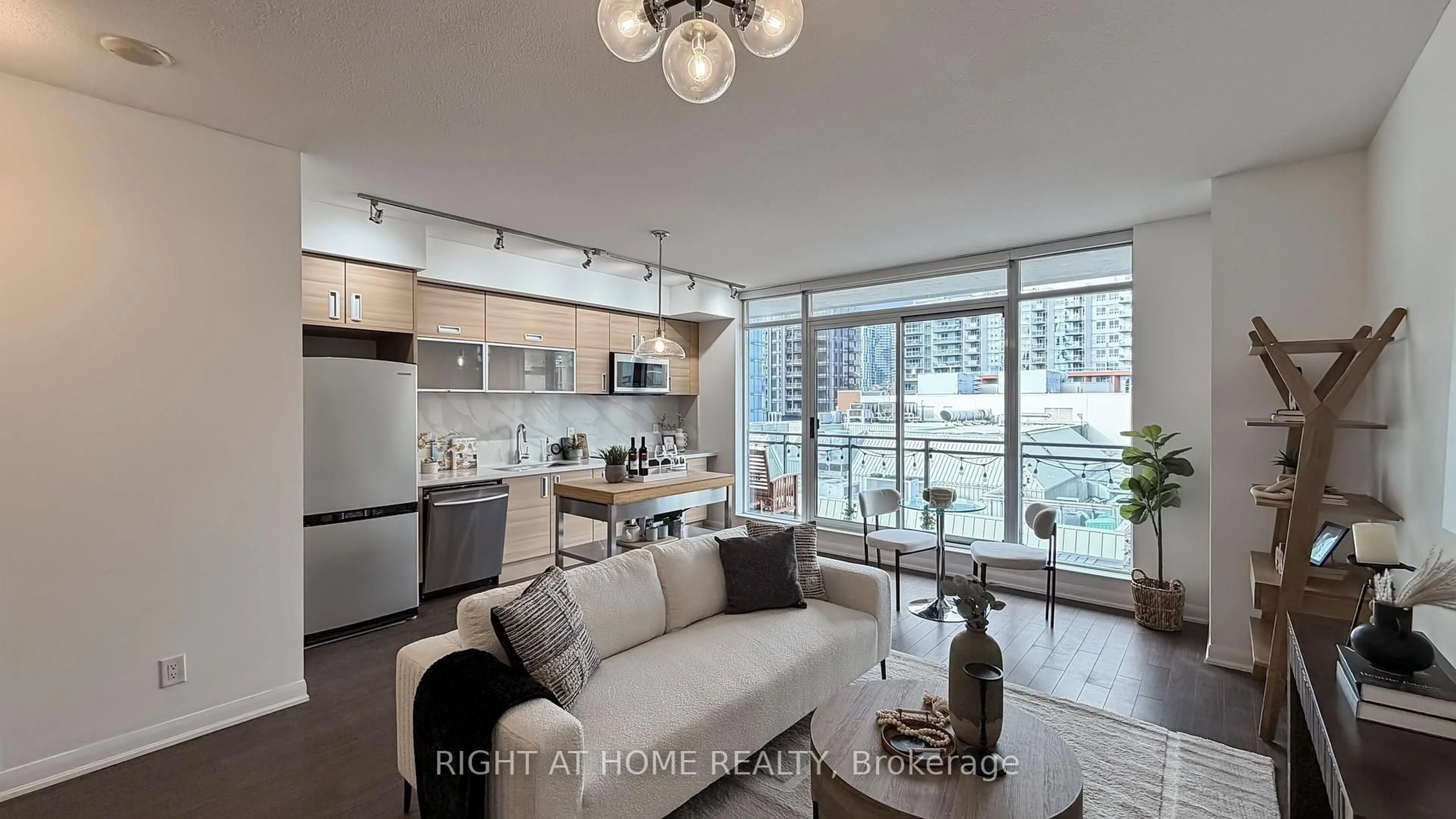 Unknown for 205 Frederick St #906, Toronto Ontario M5A 4V3