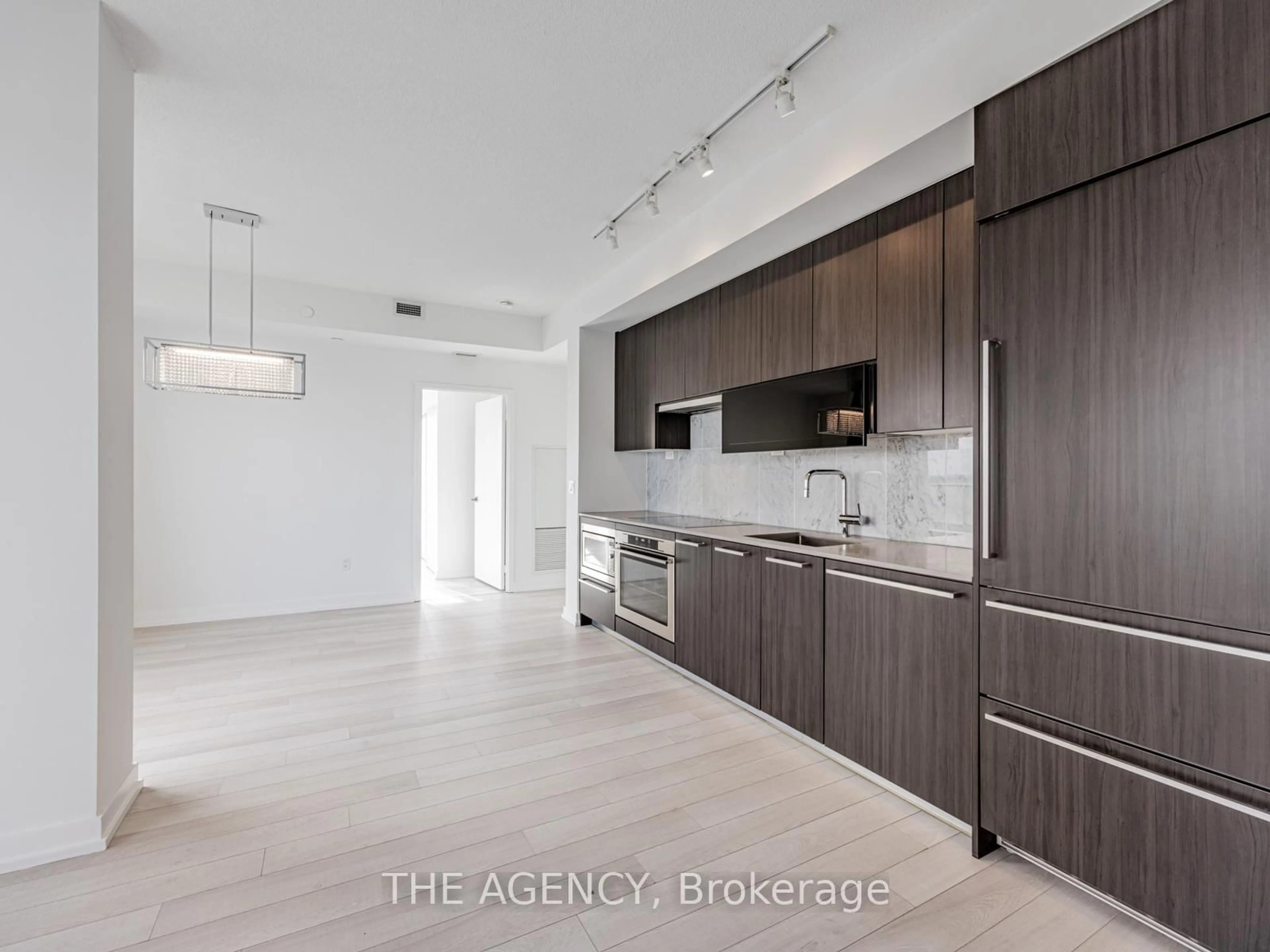 Open concept kitchen, unknown for 117 McMahon Dr #3702, Toronto Ontario M2K 0E4