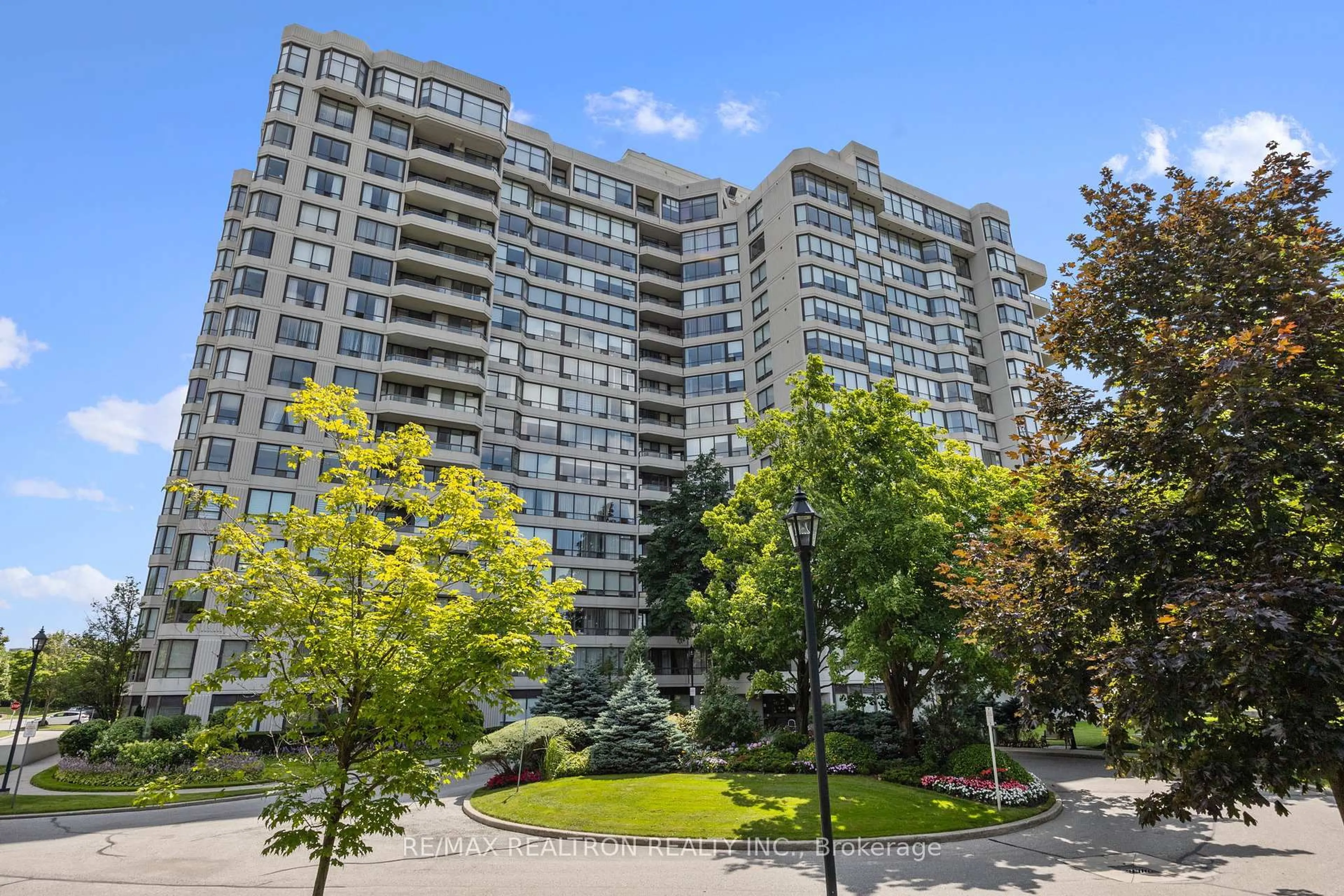 Patio, unknown for 1131 Steeles Ave #603, Toronto Ontario M2R 3W8