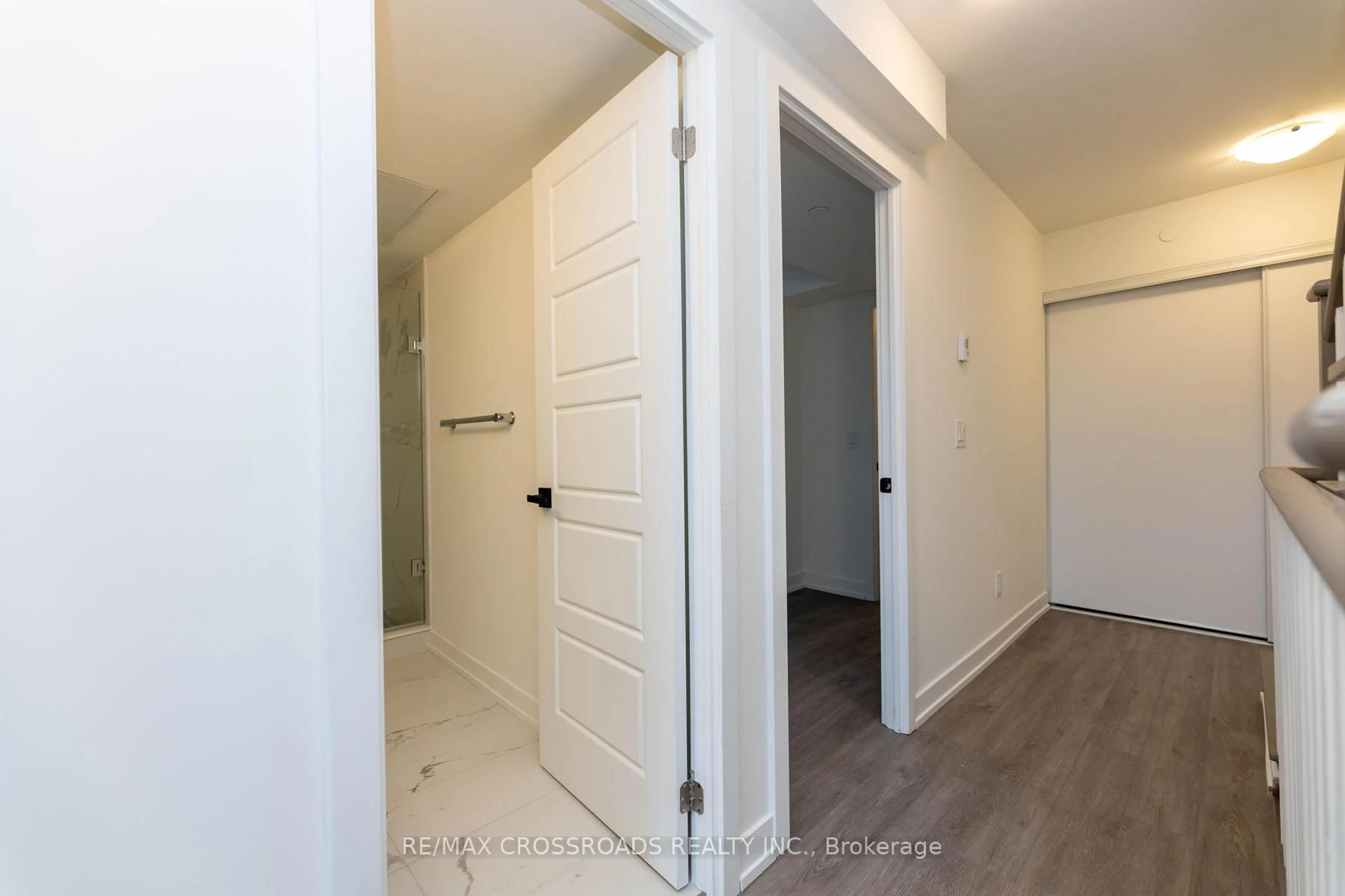 Indoor entryway for 861 Sheppard Ave #Th47, Toronto Ontario M3H 2T5