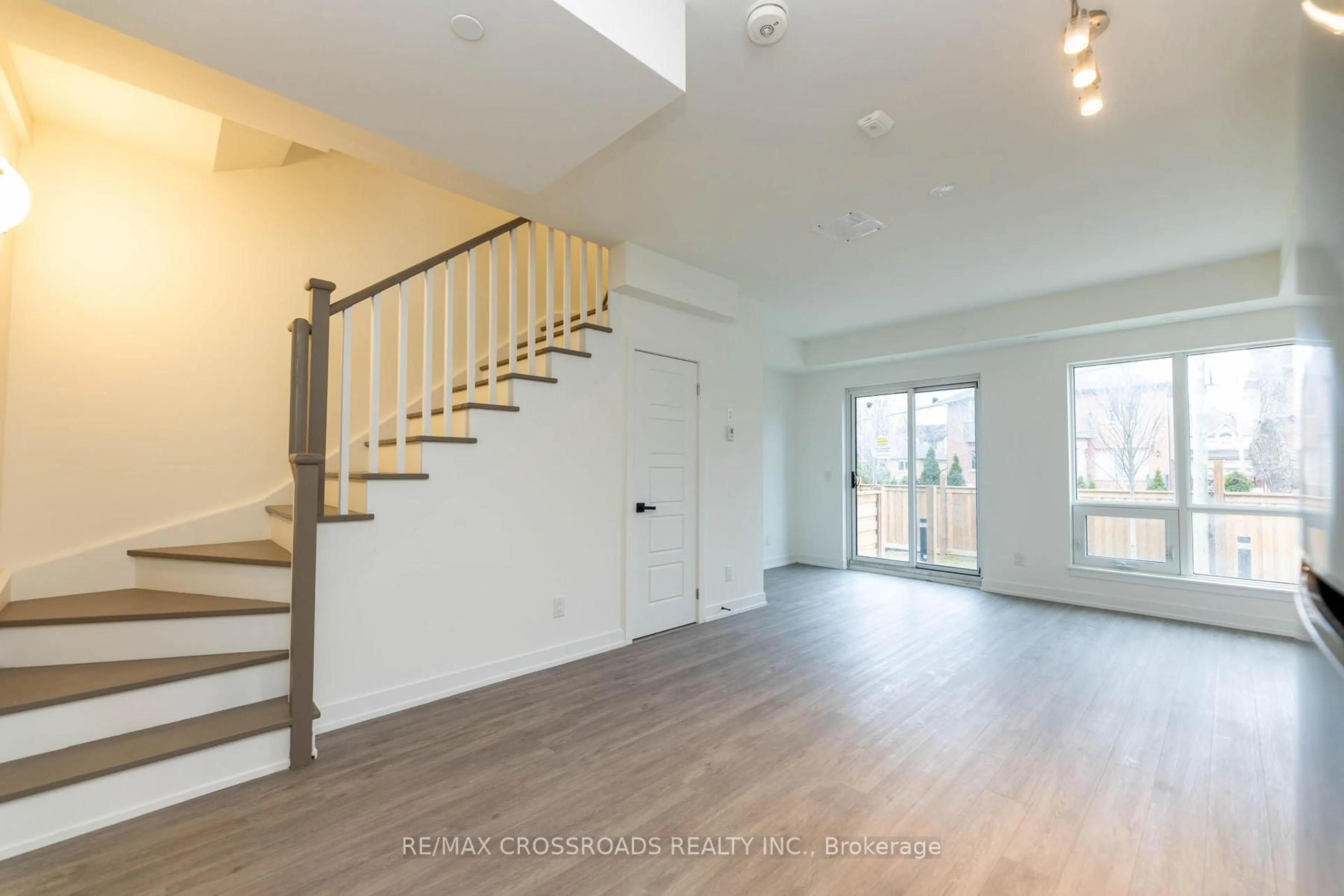 Unknown for 861 Sheppard Ave #Th47, Toronto Ontario M3H 2T5