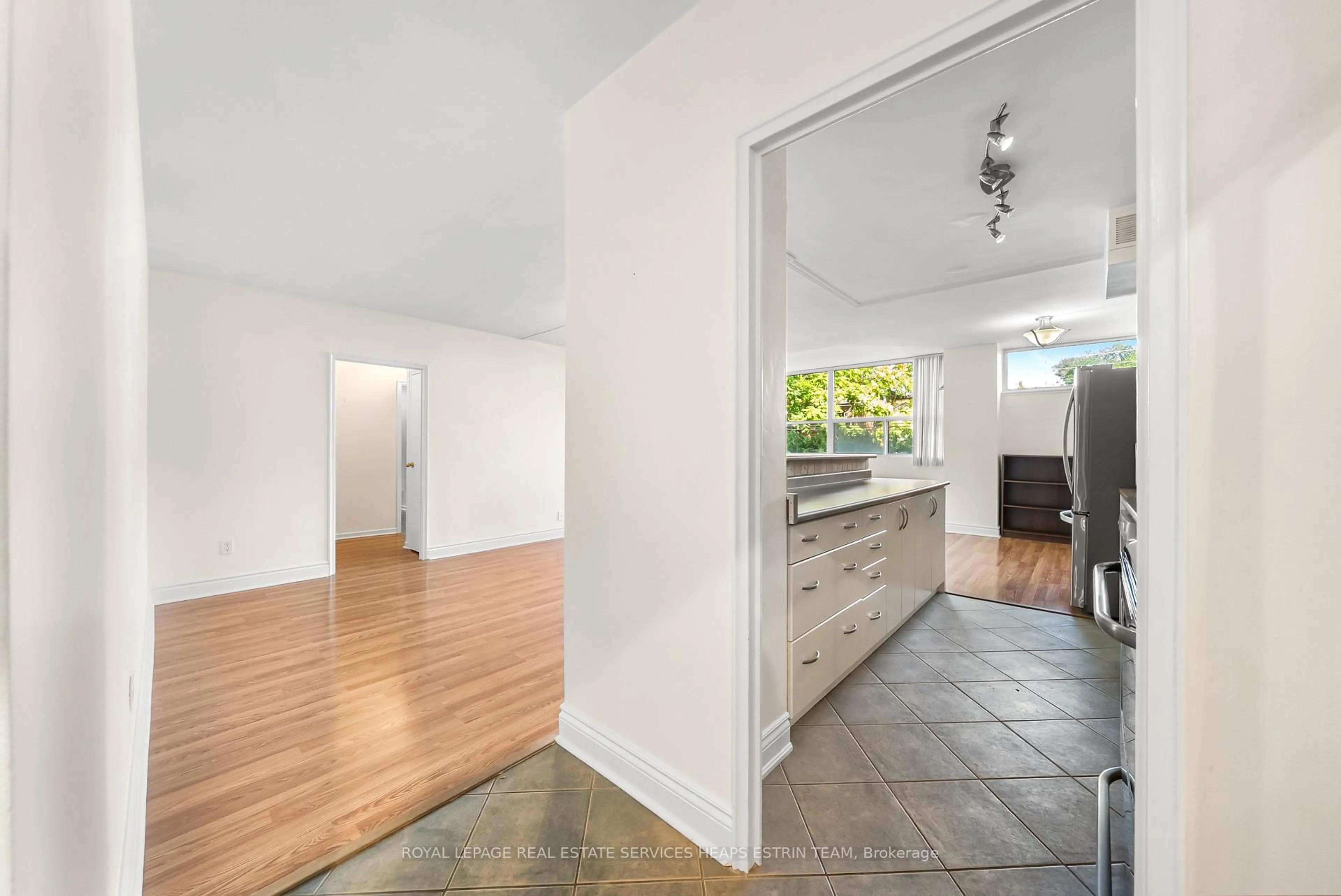 Indoor entryway for 60 Montclair Ave #202, Toronto Ontario M5P 1P7