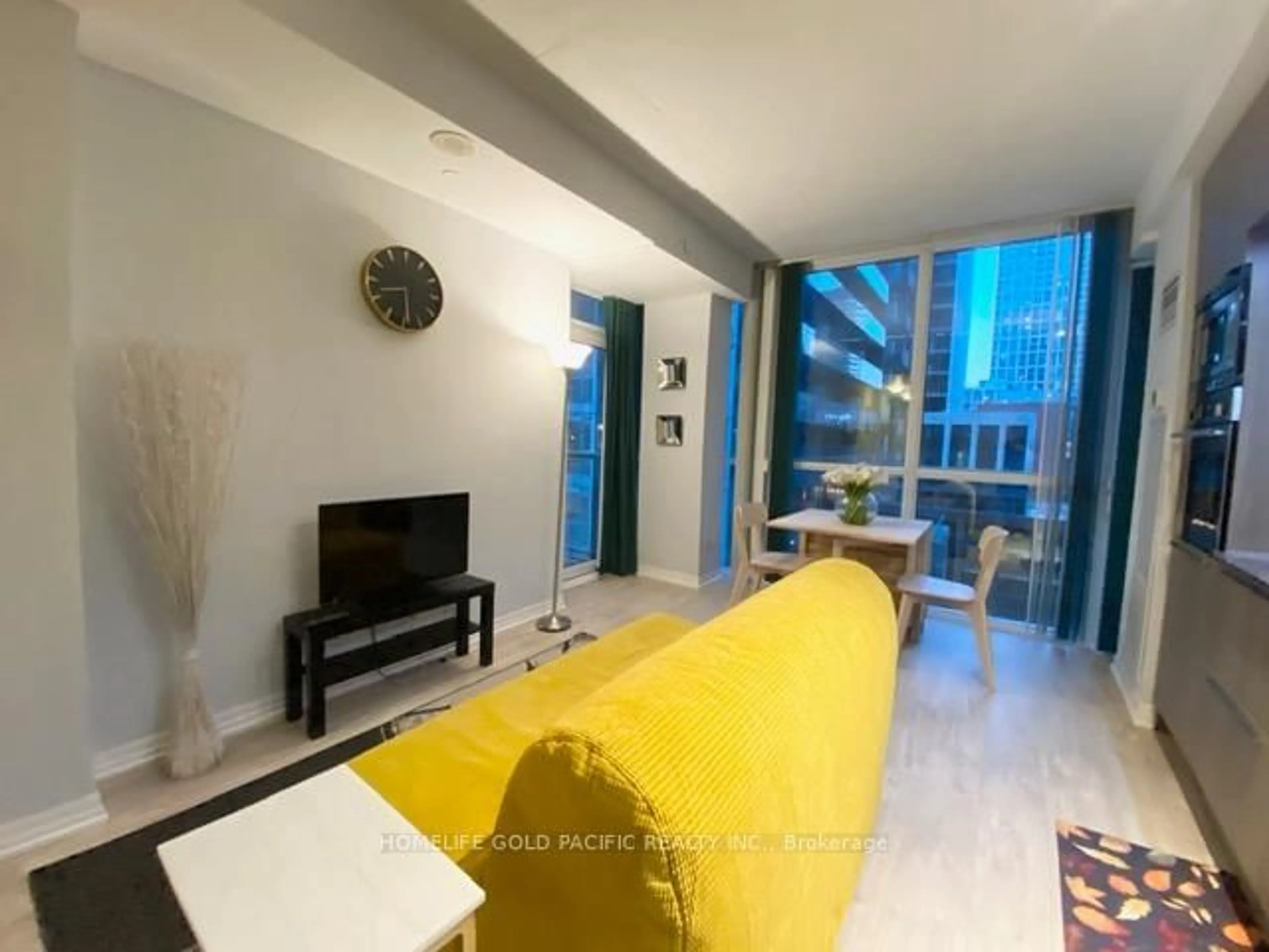 Unknown for 88 Blue Jays Way #1114, Toronto Ontario M5V 2G3