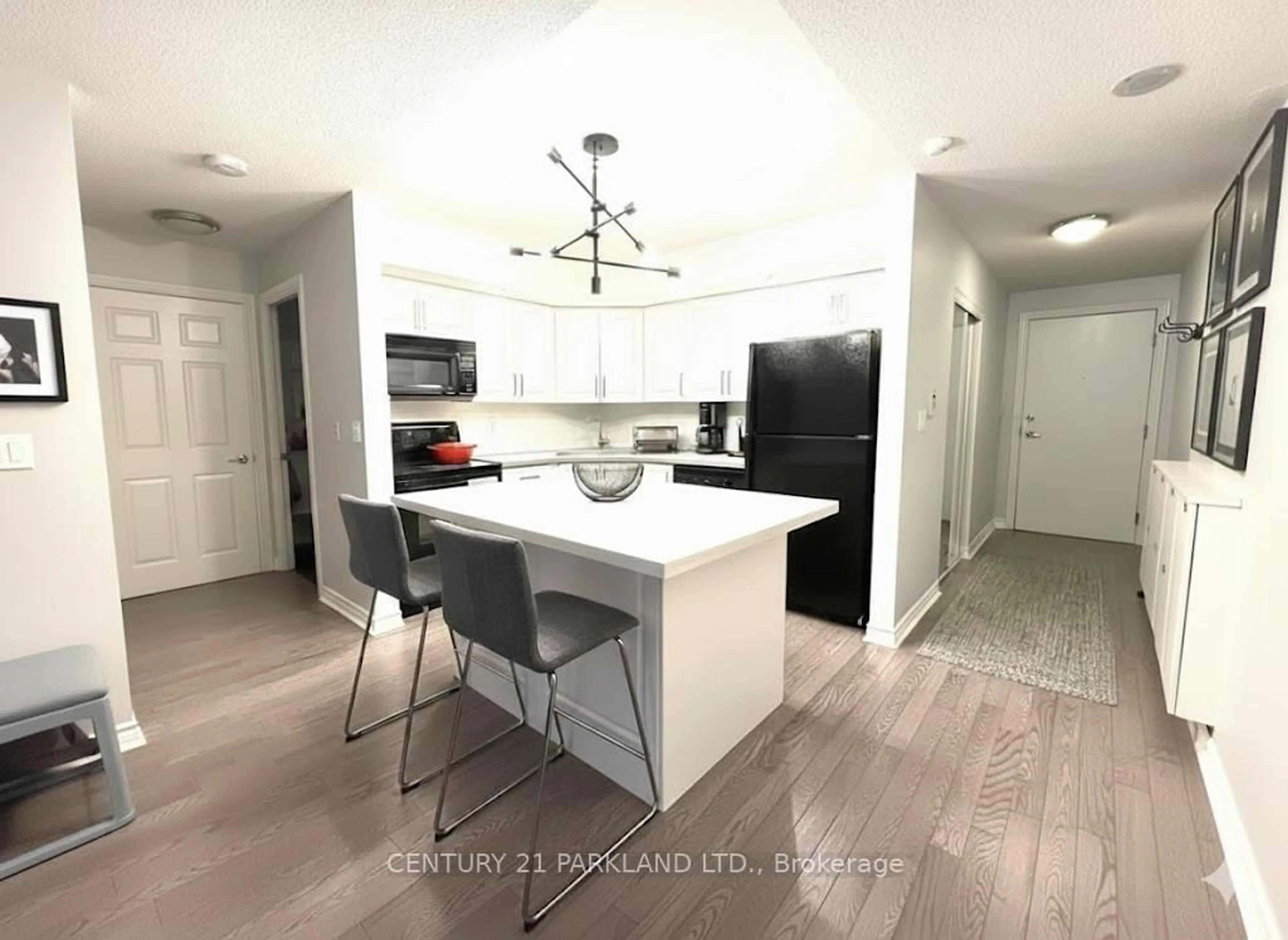 Open concept kitchen, unknown for 270 Wellington St #325, Toronto Ontario M5V 3P5