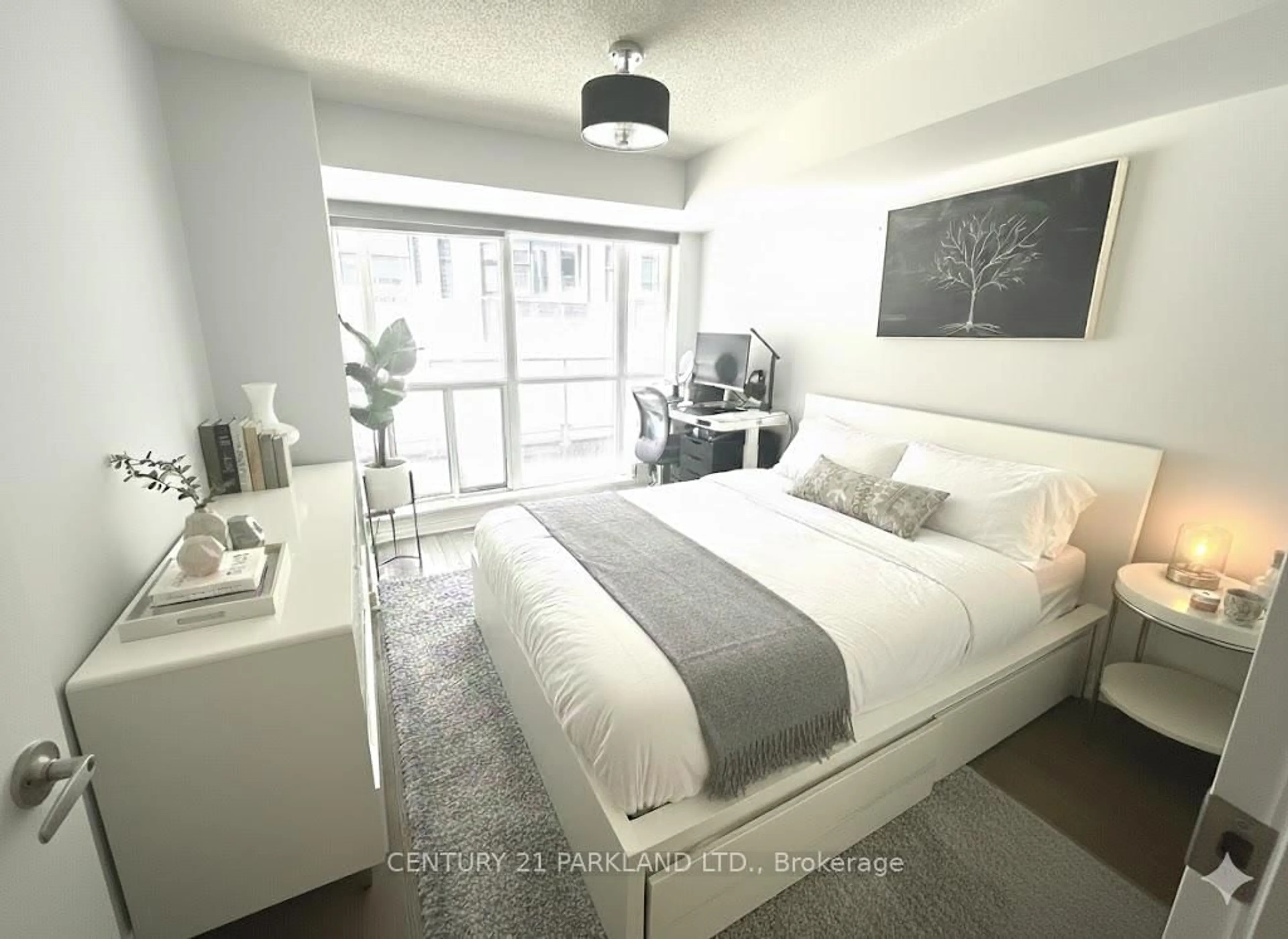 Bedroom with bed, unknown for 270 Wellington St #325, Toronto Ontario M5V 3P5