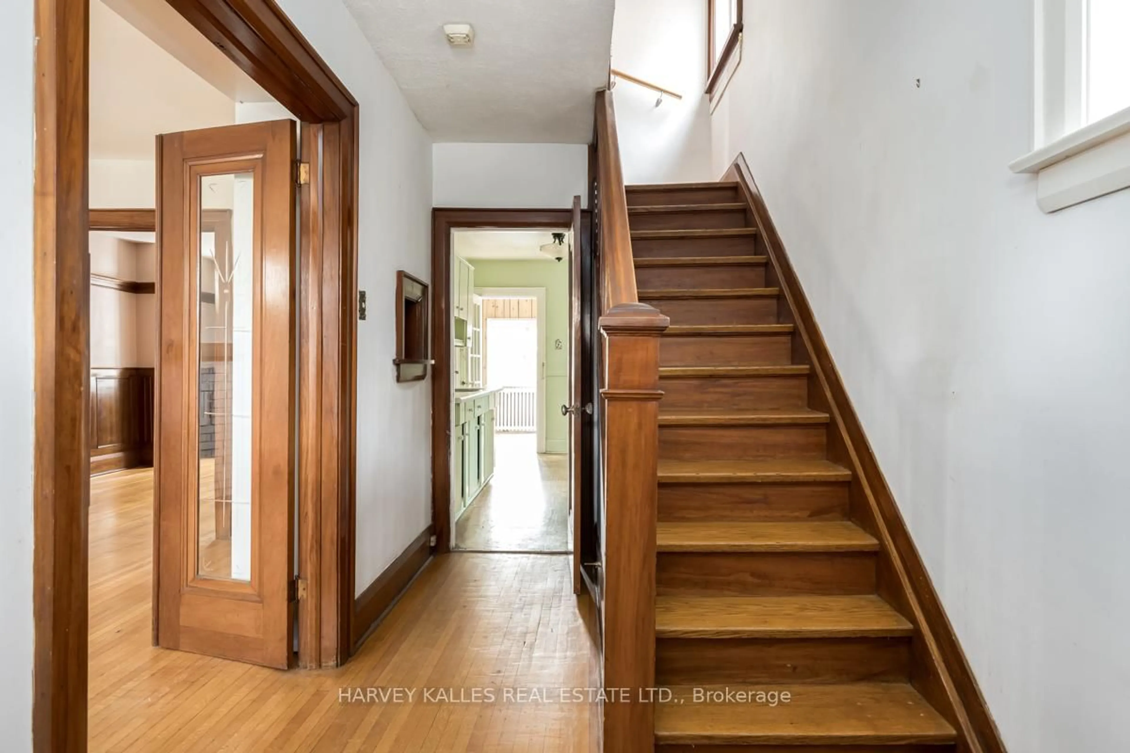 Indoor entryway for 236 Greer Rd, Toronto Ontario M5M 3N7