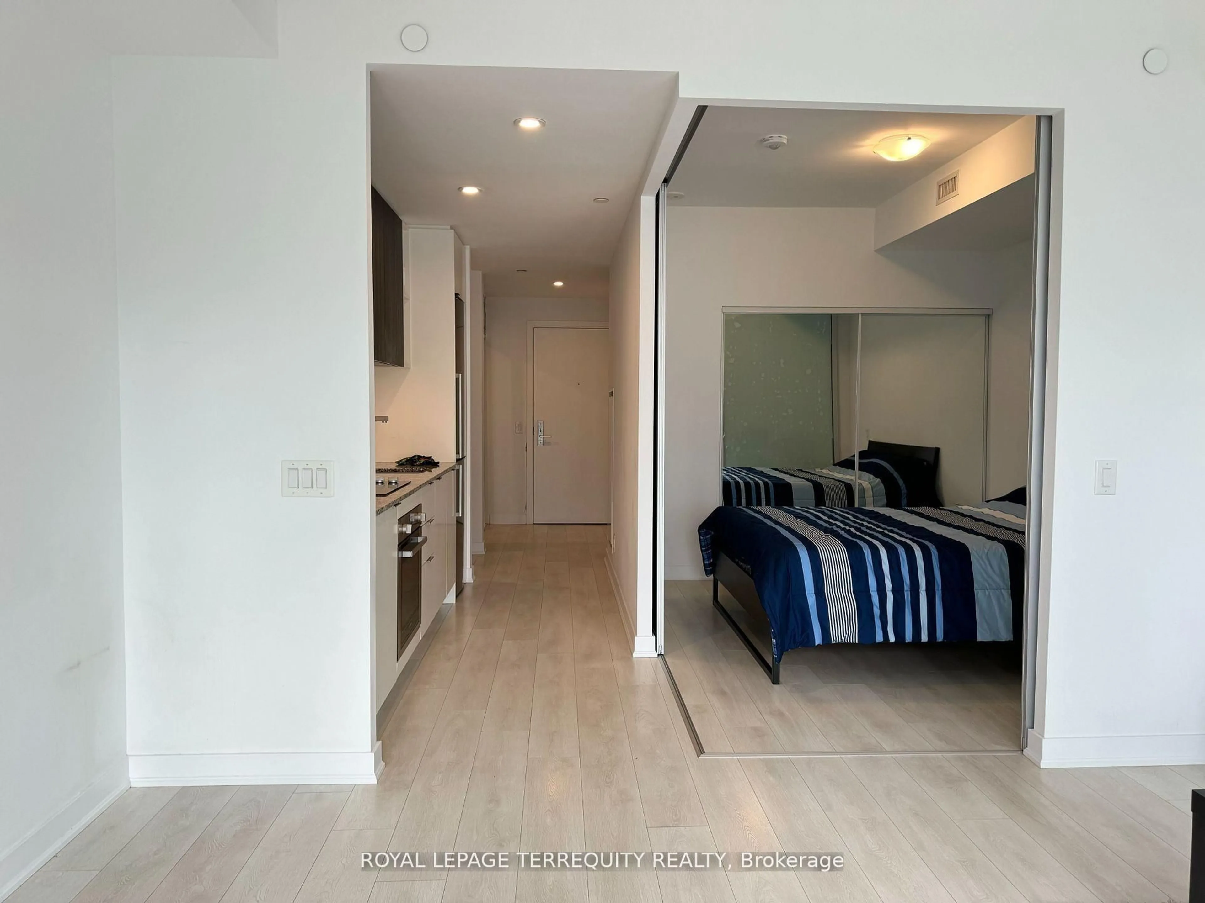 A pic of a room for 120 Parliament St #421, Toronto Ontario M5A 0N6