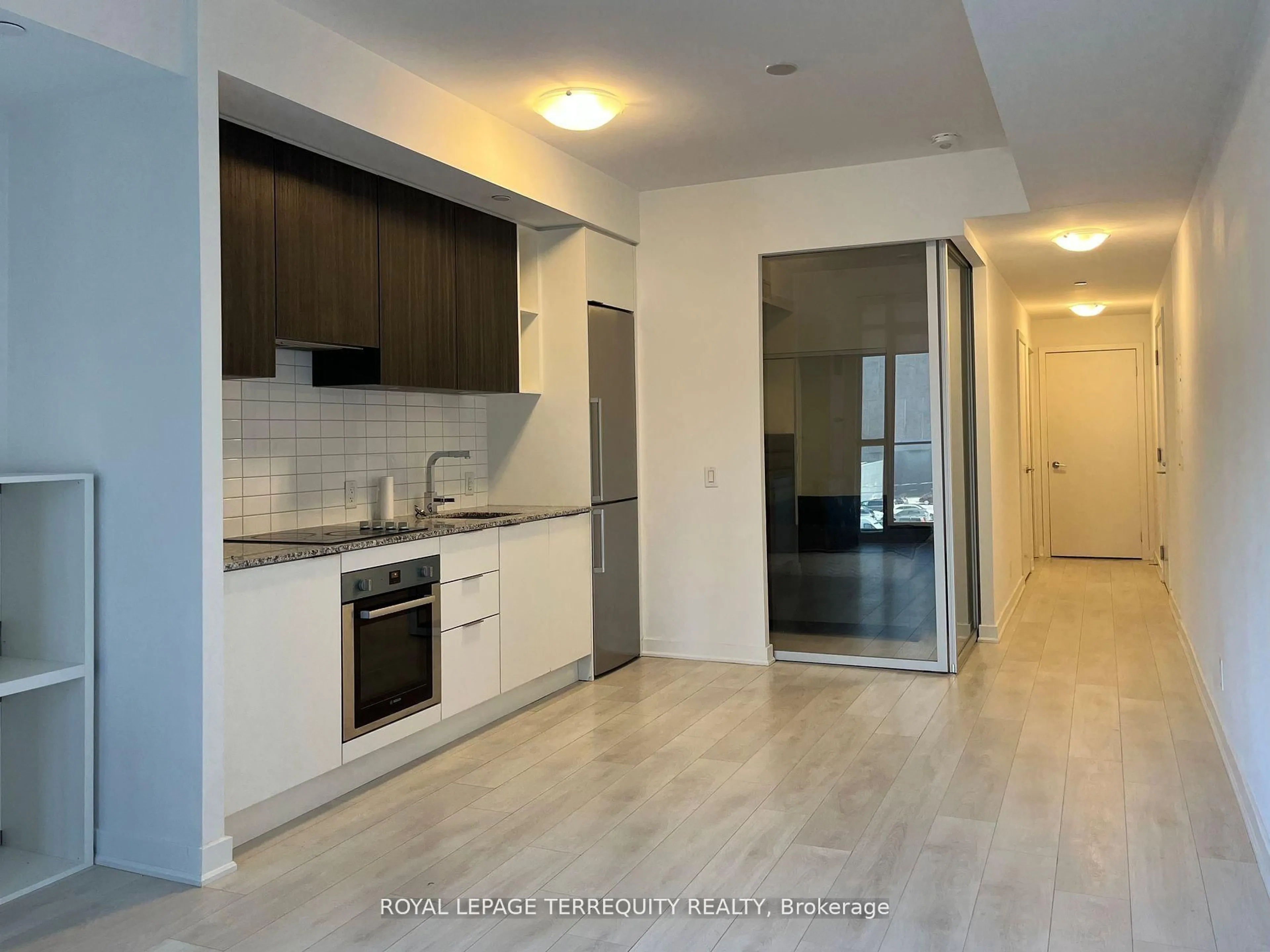 Standard kitchen, unknown for 120 Parliament St #423, Toronto Ontario M5A 0N6
