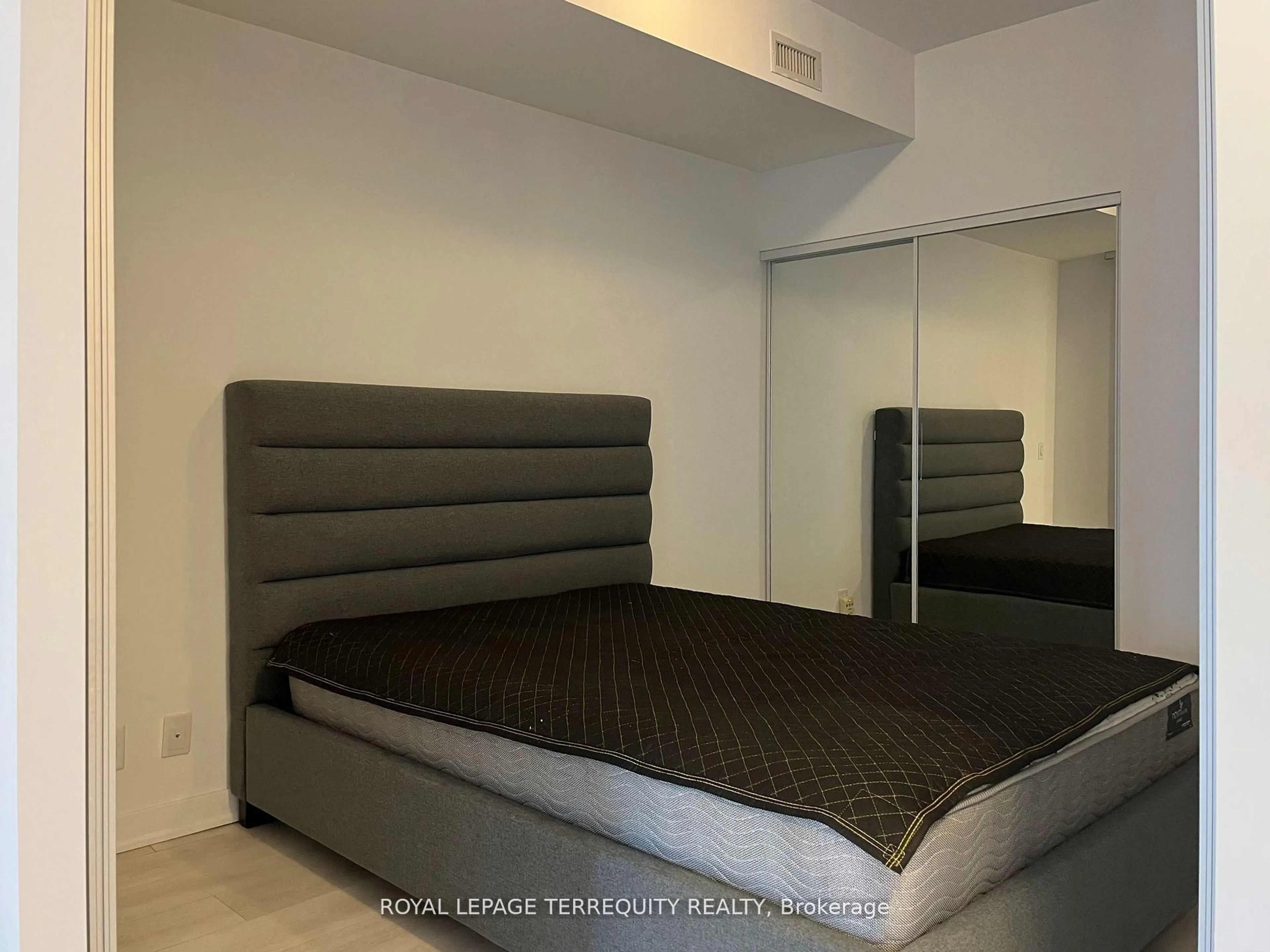 Bedroom with bed, unknown for 120 Parliament St #423, Toronto Ontario M5A 0N6