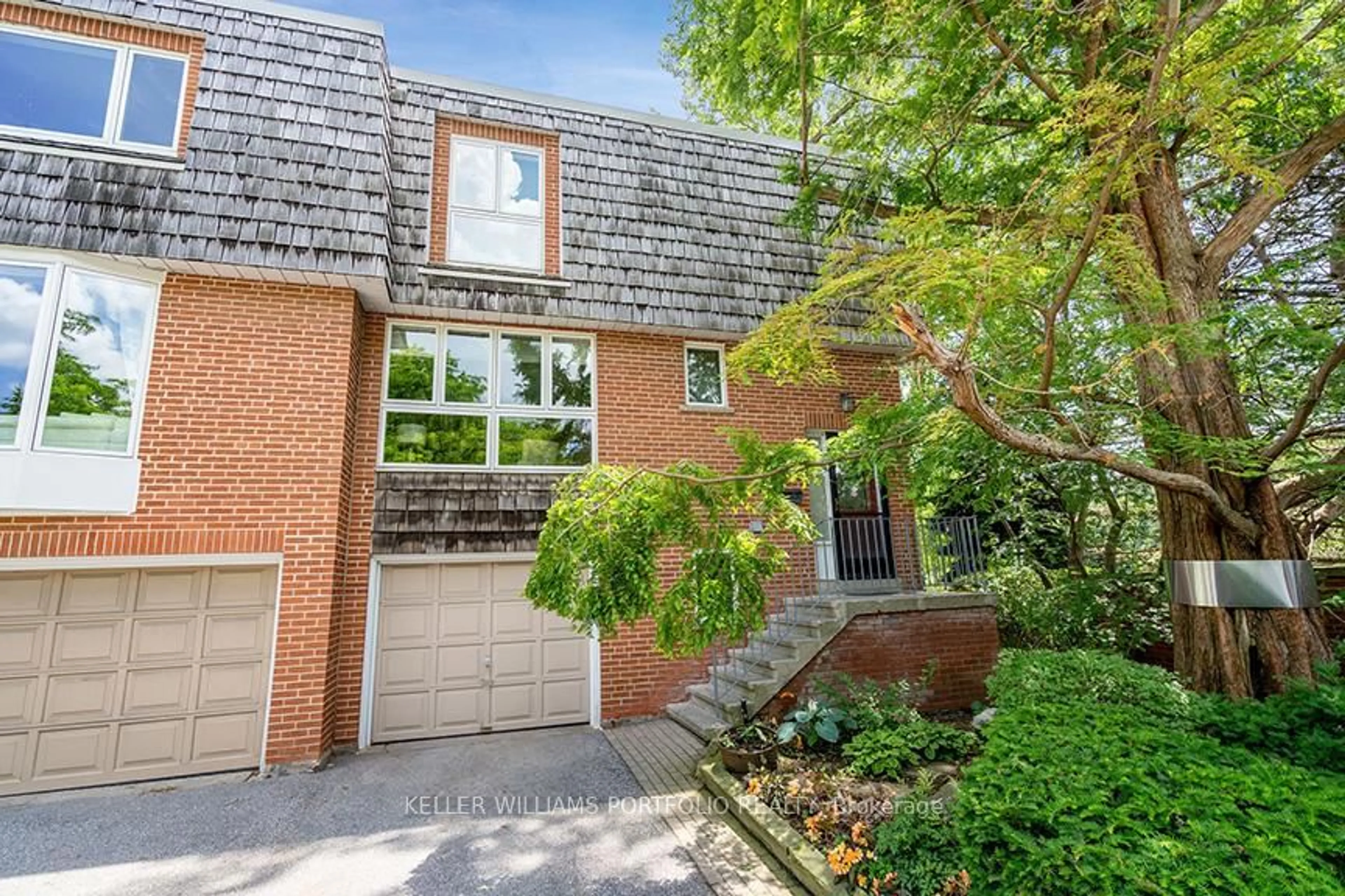 Home with brick exterior material, street for 138 Scenic Mill Way #101, Toronto Ontario M2L 1T3
