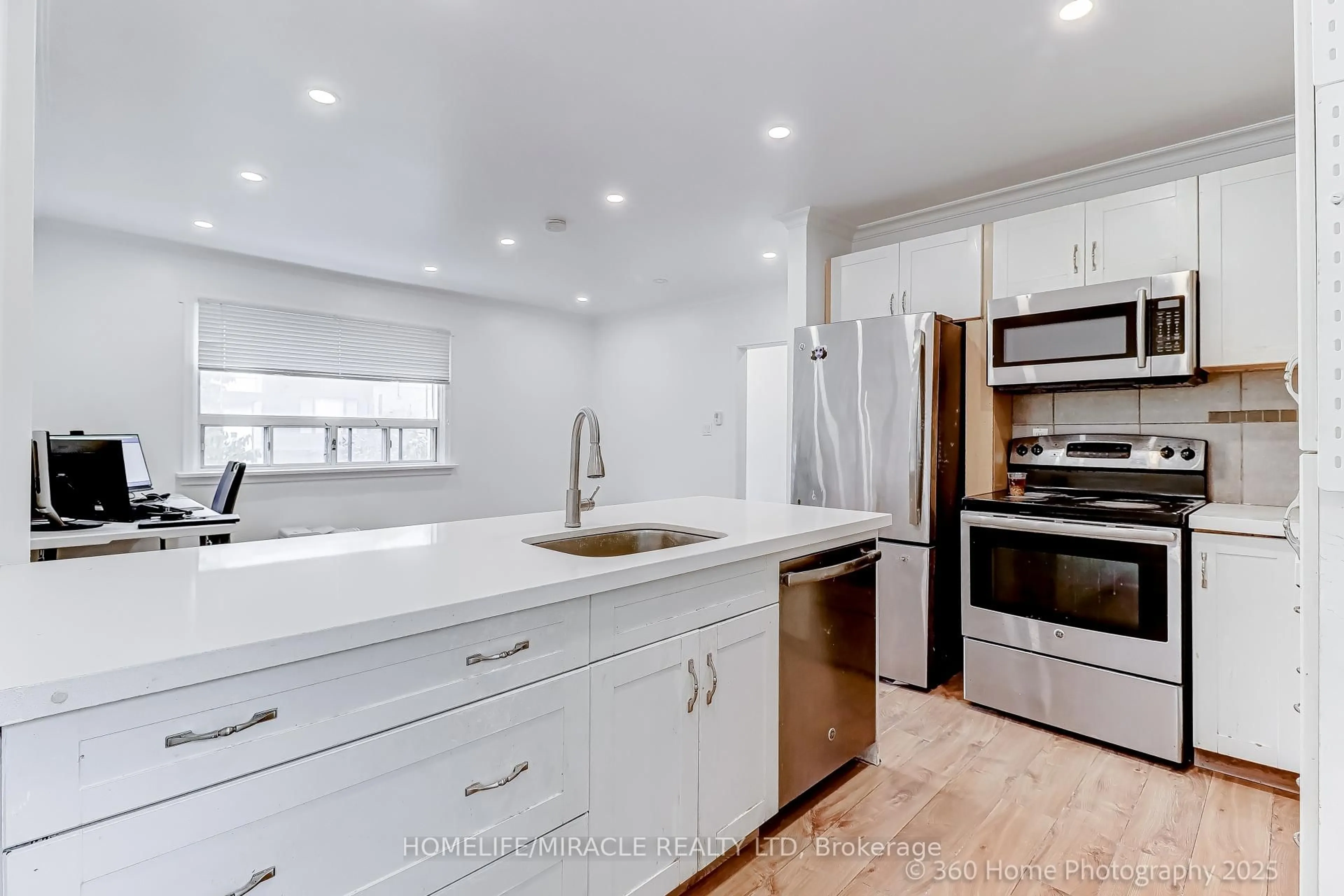 Open concept kitchen, unknown for 106 Johnston Ave, Toronto Ontario M2N 1H2
