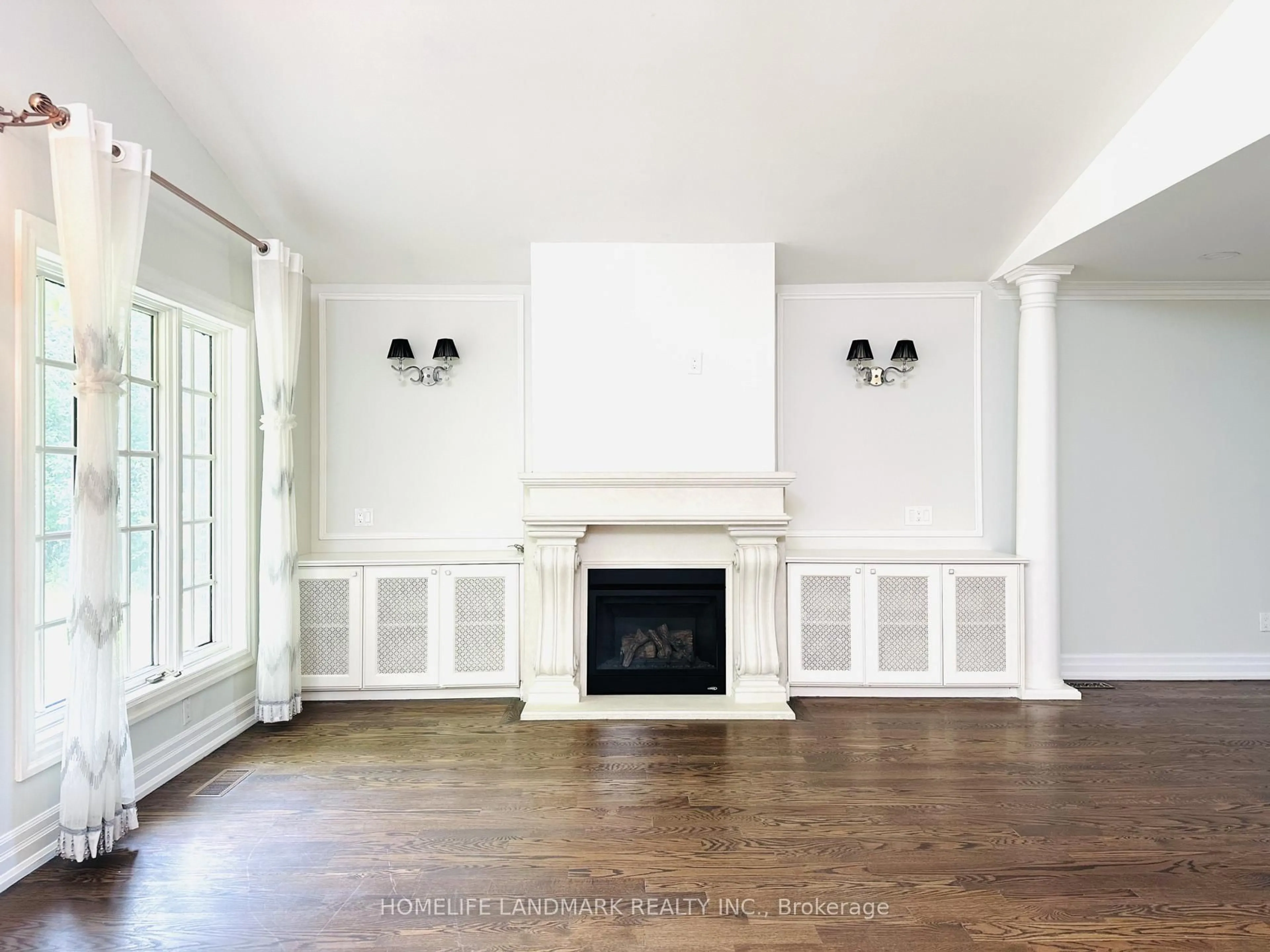 Unknown for 125 Bannatyne Dr, Toronto Ontario M2L 2P5