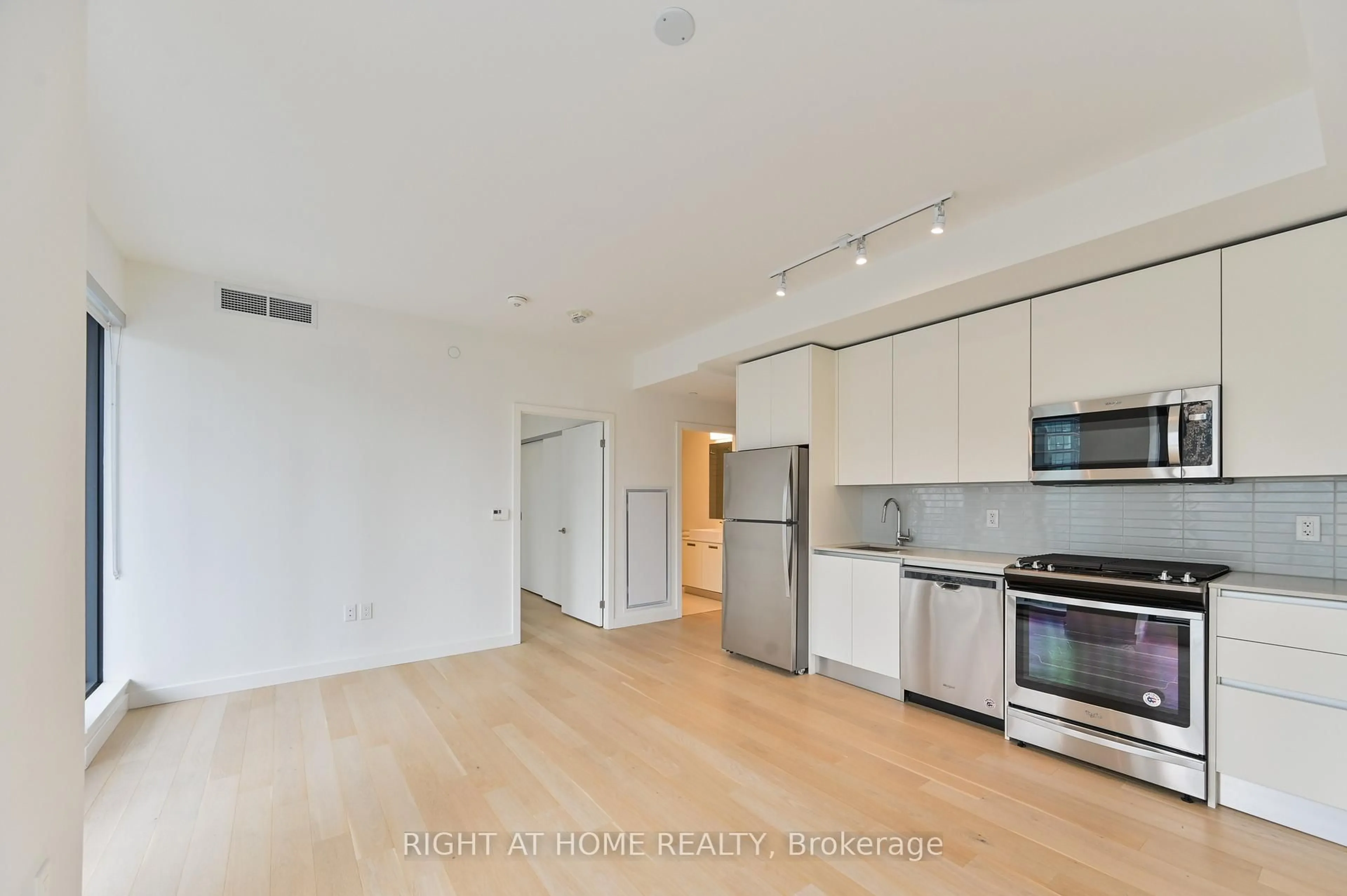 Unknown for 2A Church St #2205, Toronto Ontario M5E 0E1