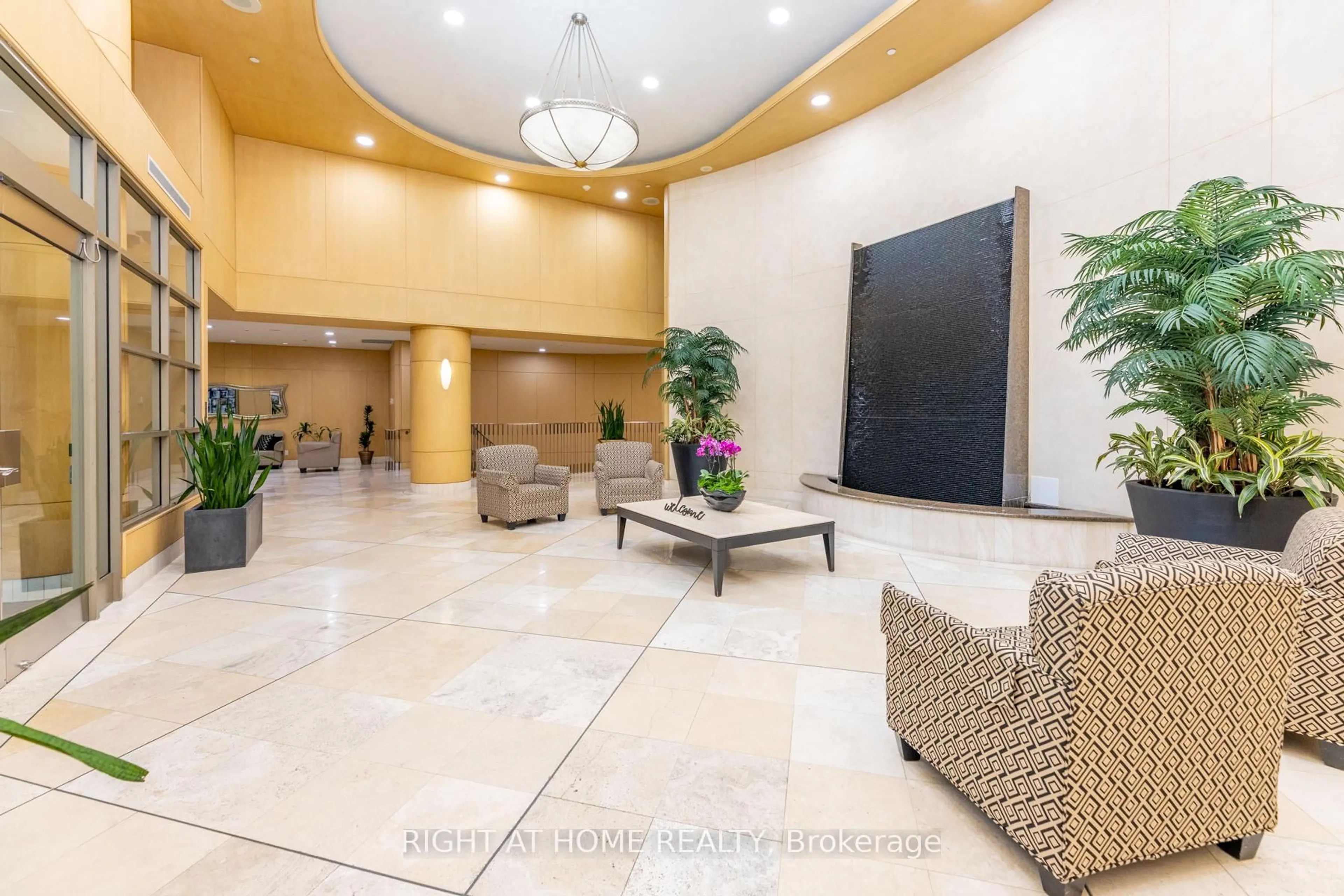 Lobby for 123 Eglinton Ave #813, Toronto Ontario M4P 1J2