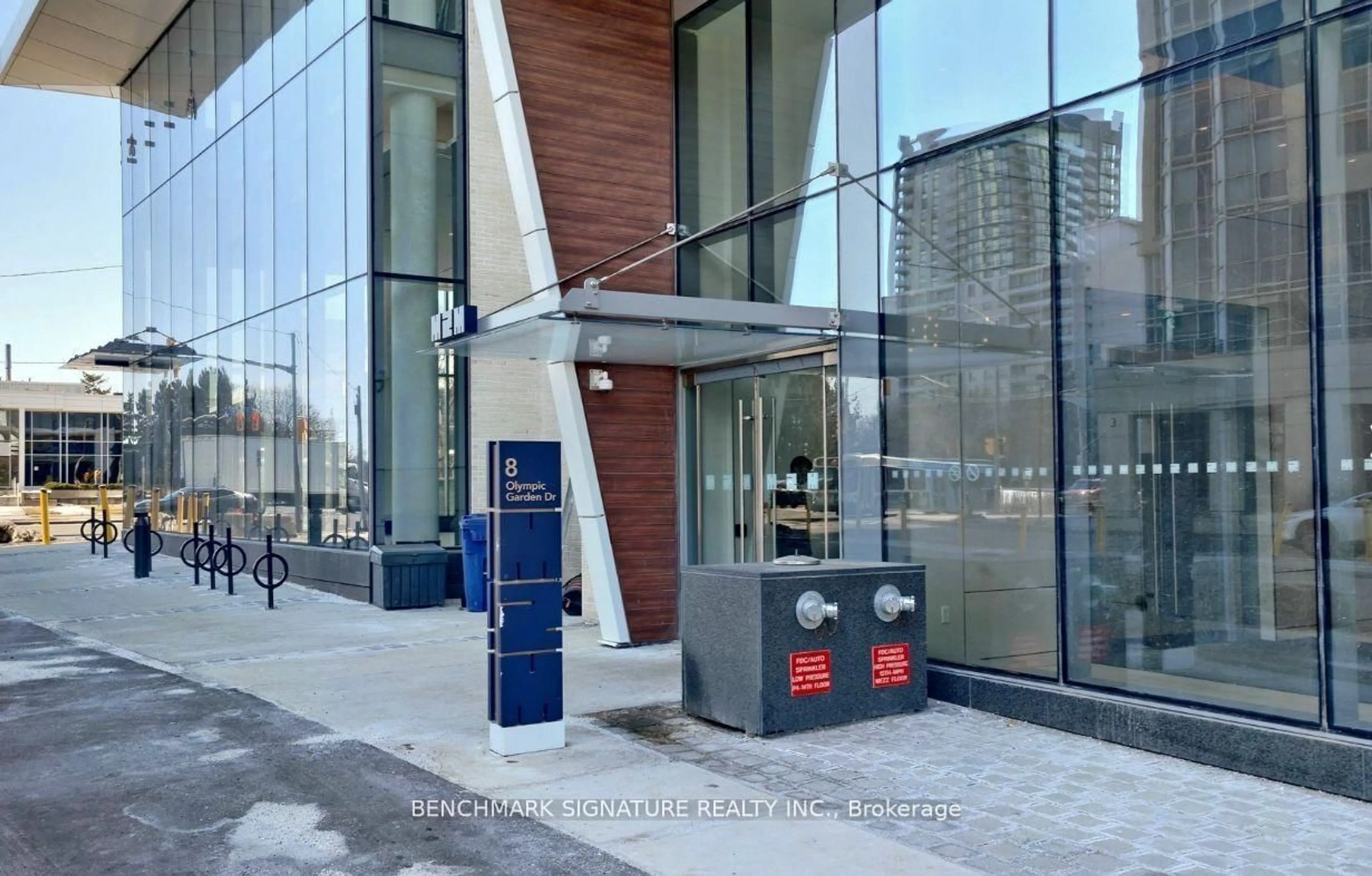 Indoor foyer for 8 Olympic Garden Dr #S706, Toronto Ontario M2M 0B9