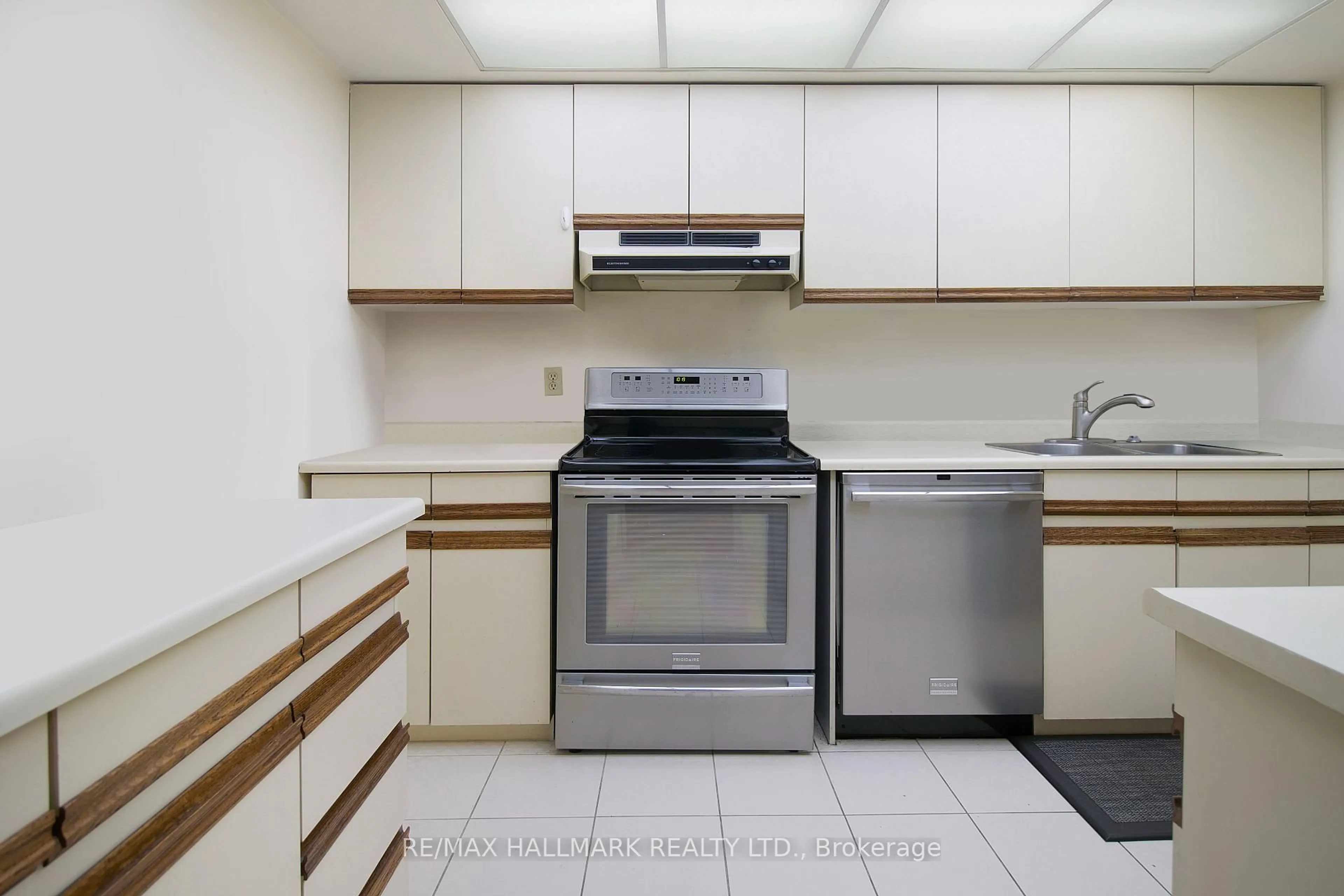 Standard kitchen, unknown for 211 St Patrick St #307, Toronto Ontario M5T 2Y9