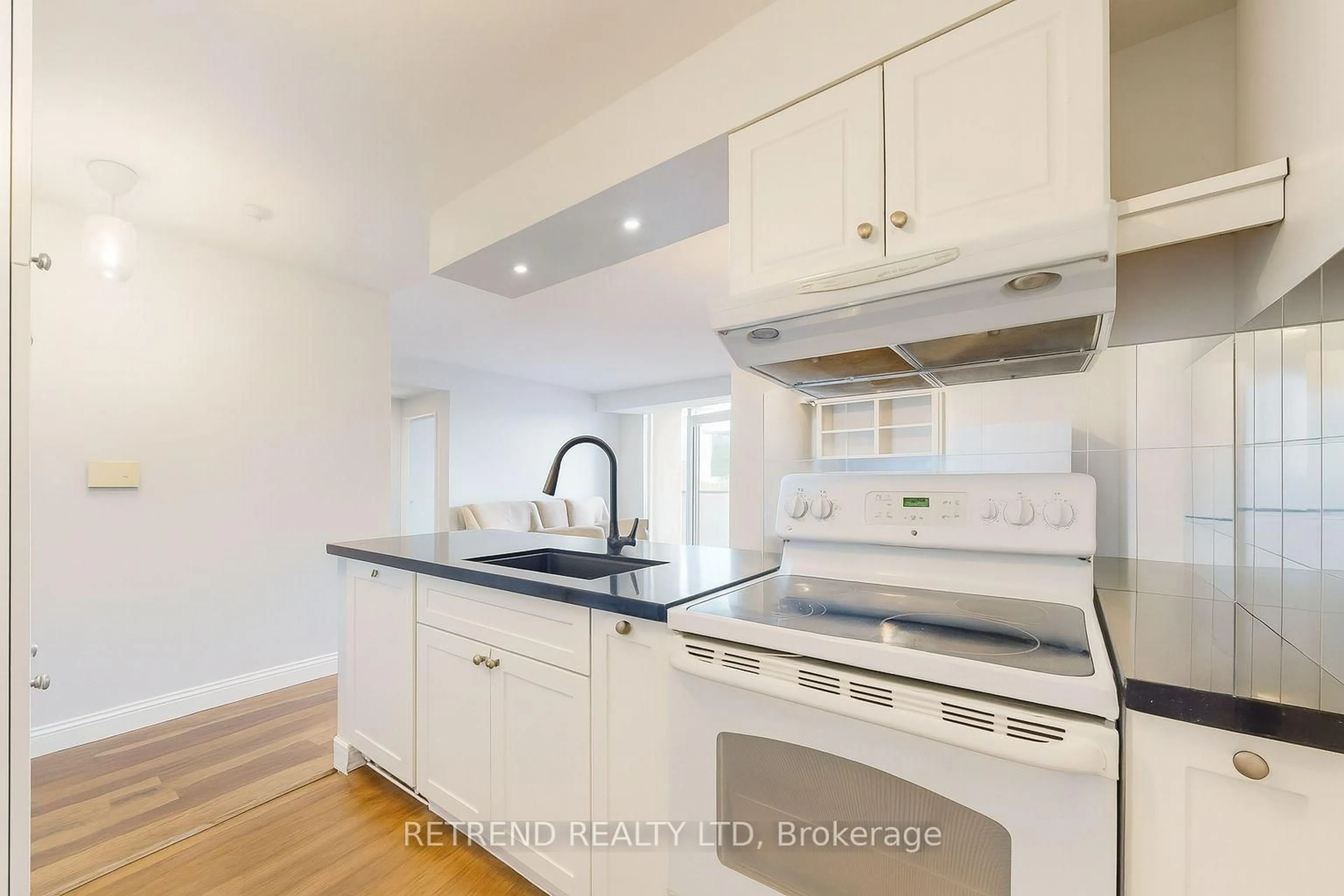 Standard kitchen, unknown for 1750 Bayview Ave #310, Toronto Ontario M4G 4H6