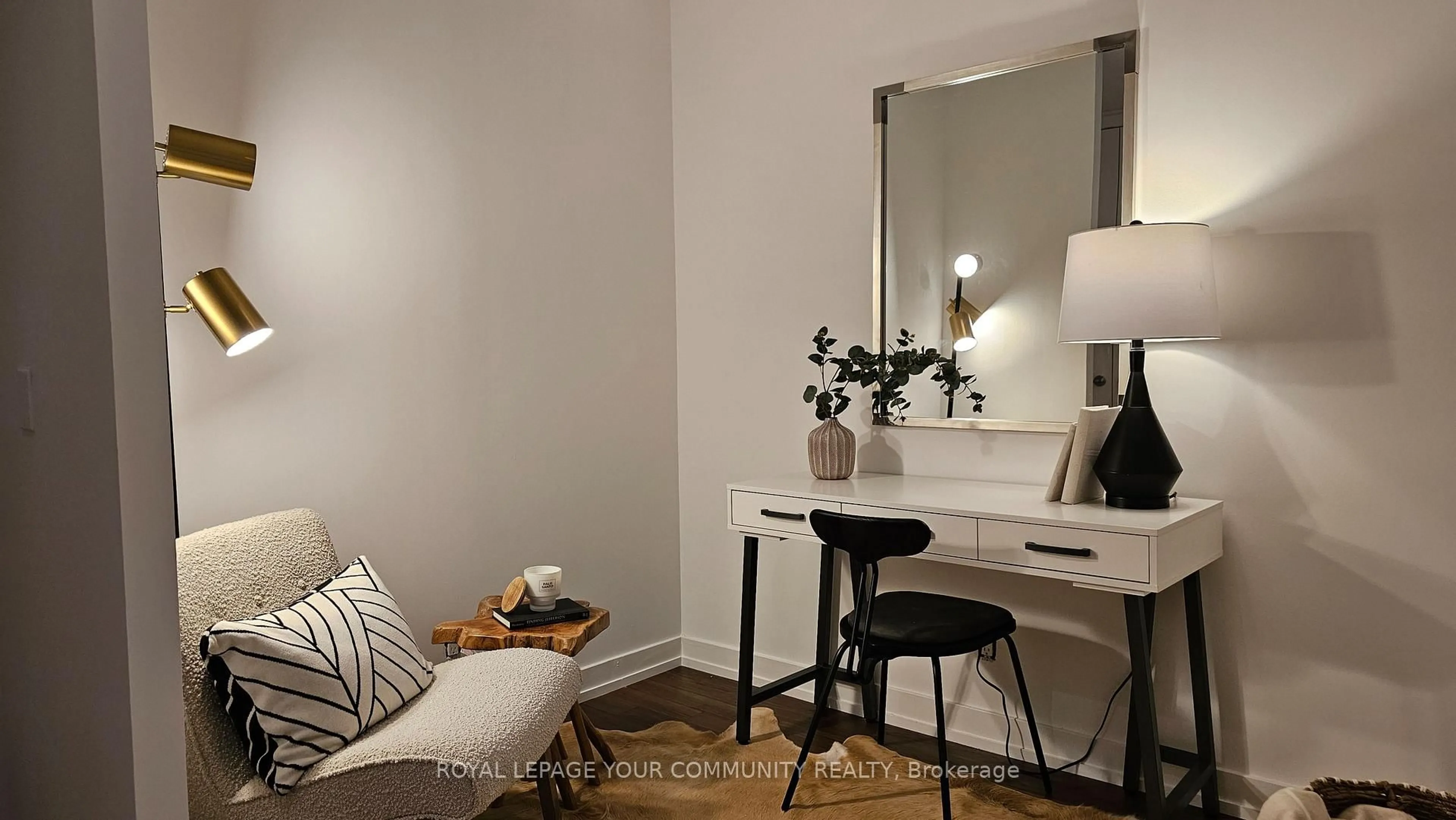 A pic of a room for 10 Morrison St #608, Toronto Ontario L5V 2T8