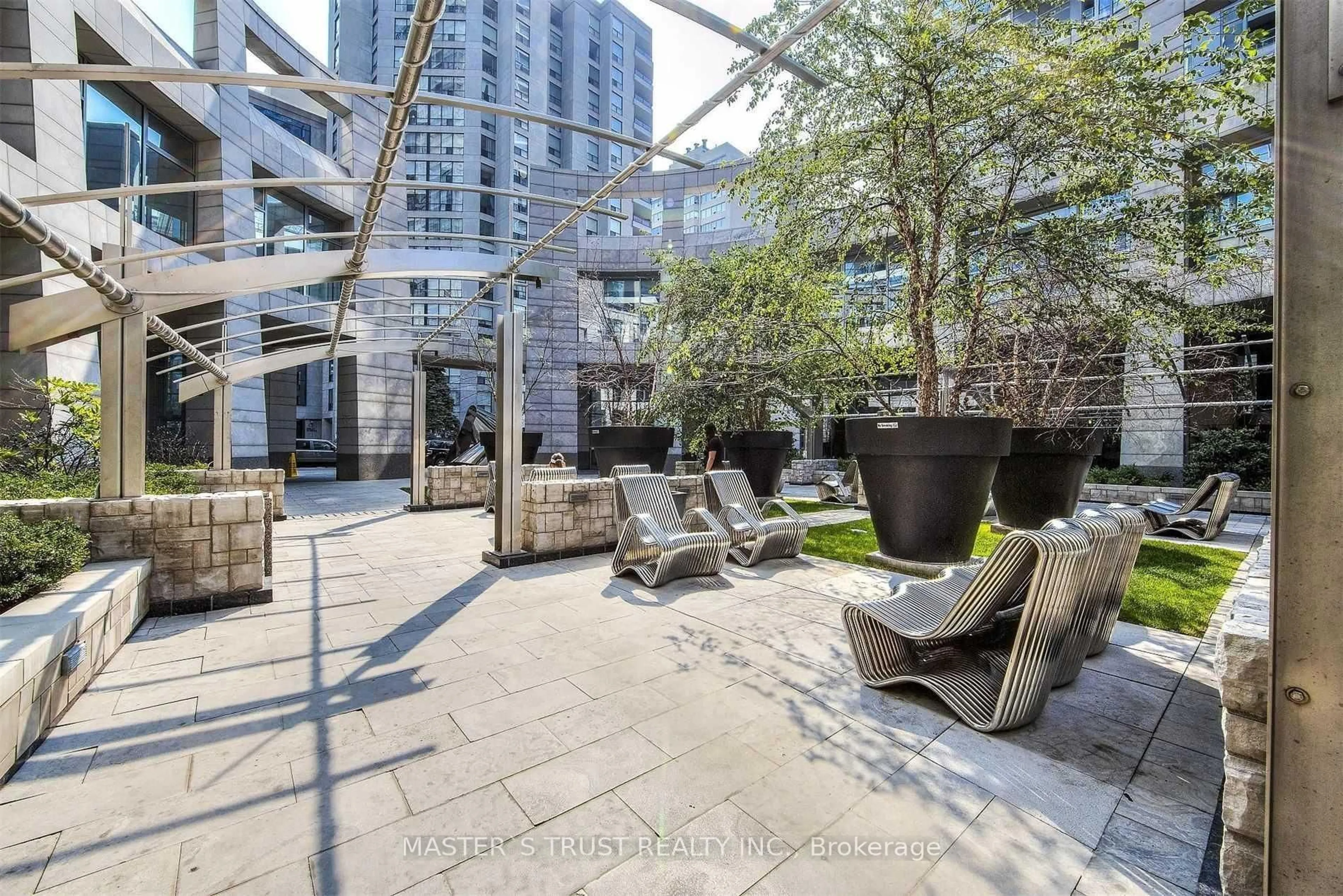 Patio, street for 2191 Yonge St #4312, Toronto Ontario M4S 3H8