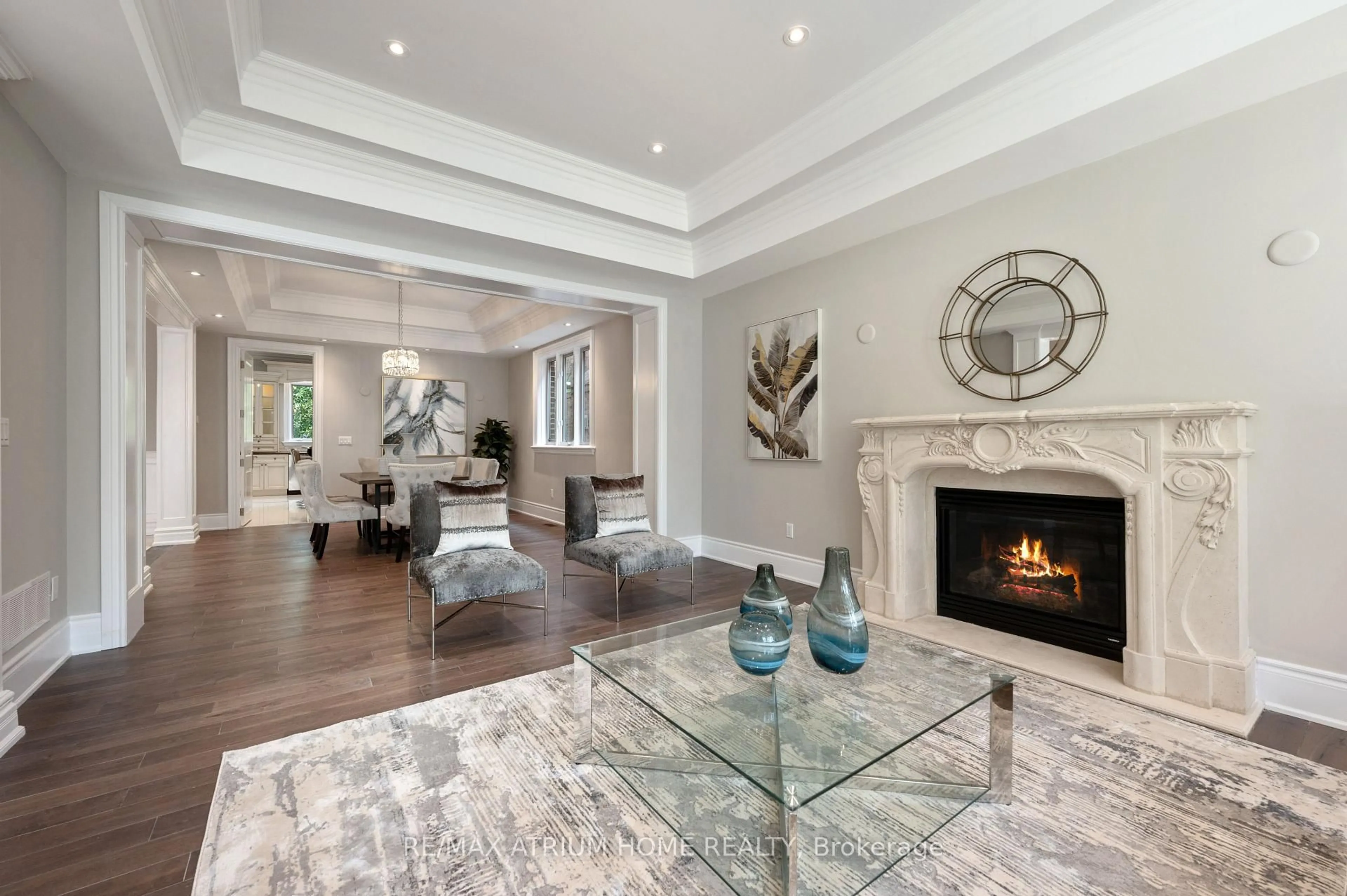 Living room with furniture, unknown for 242 Parkview Ave, Toronto Ontario M2N 3Z1