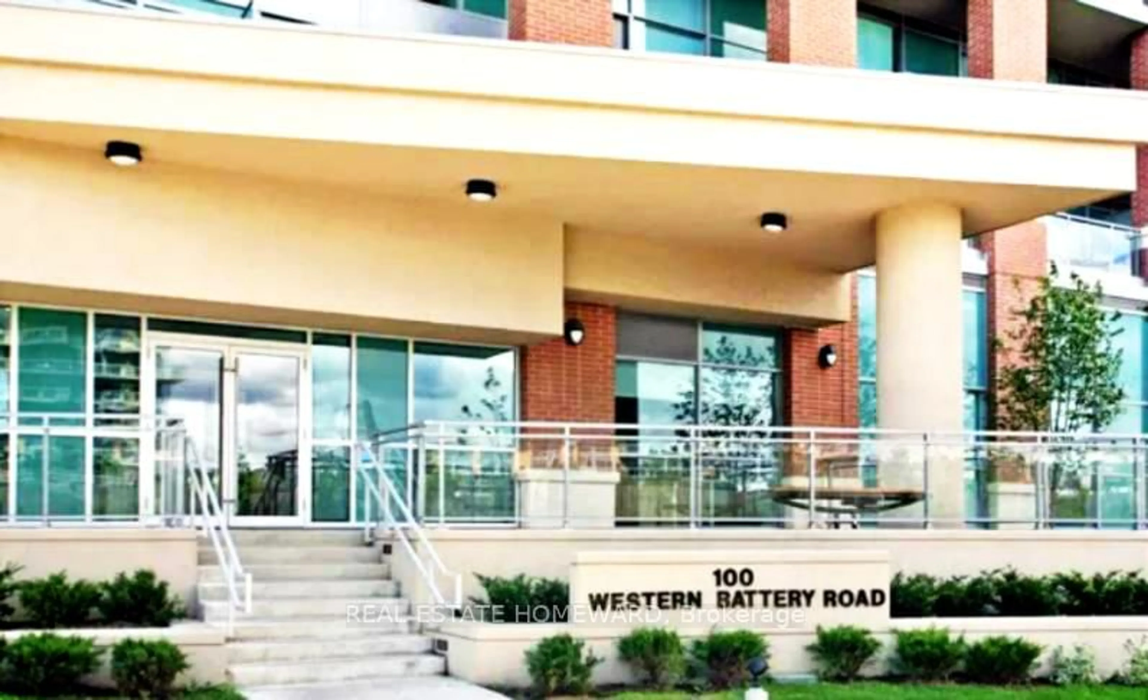 Indoor foyer for 100 Western Battery Rd #2106, Toronto Ontario M6K 3S2