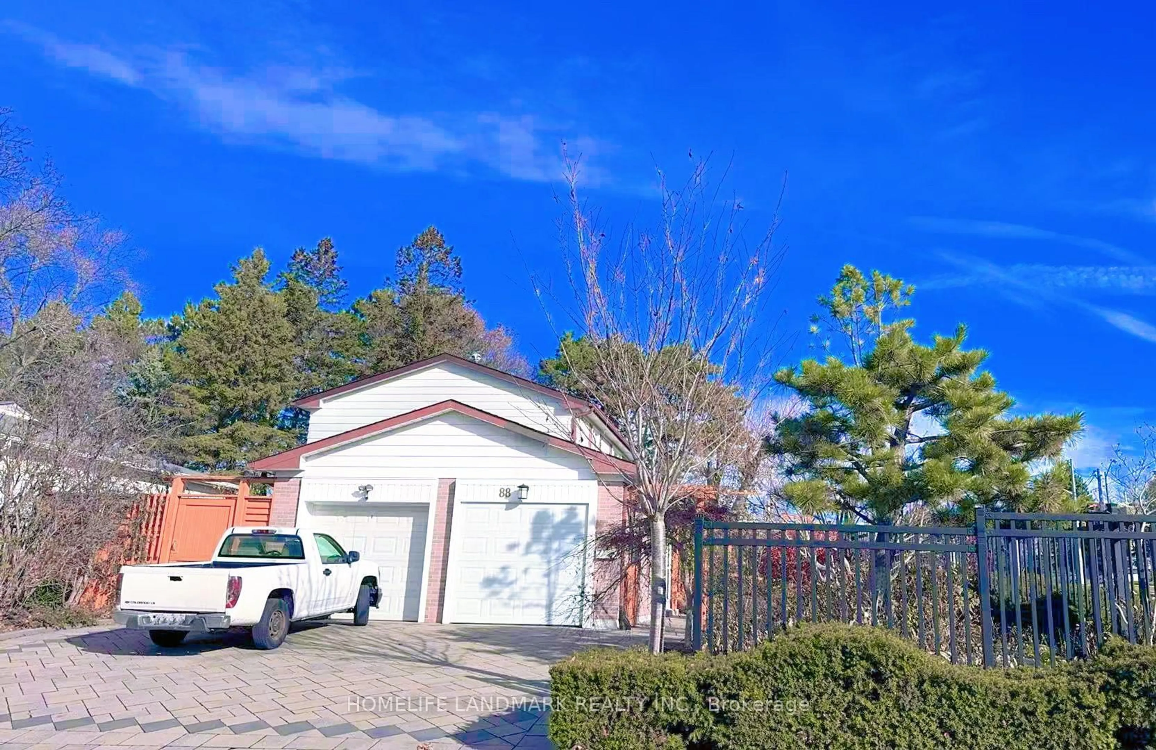 A pic from outside/outdoor area/front of a property/back of a property/a pic from drone, street for 88 Cherrystone Dr, Toronto Ontario M2H 1S1