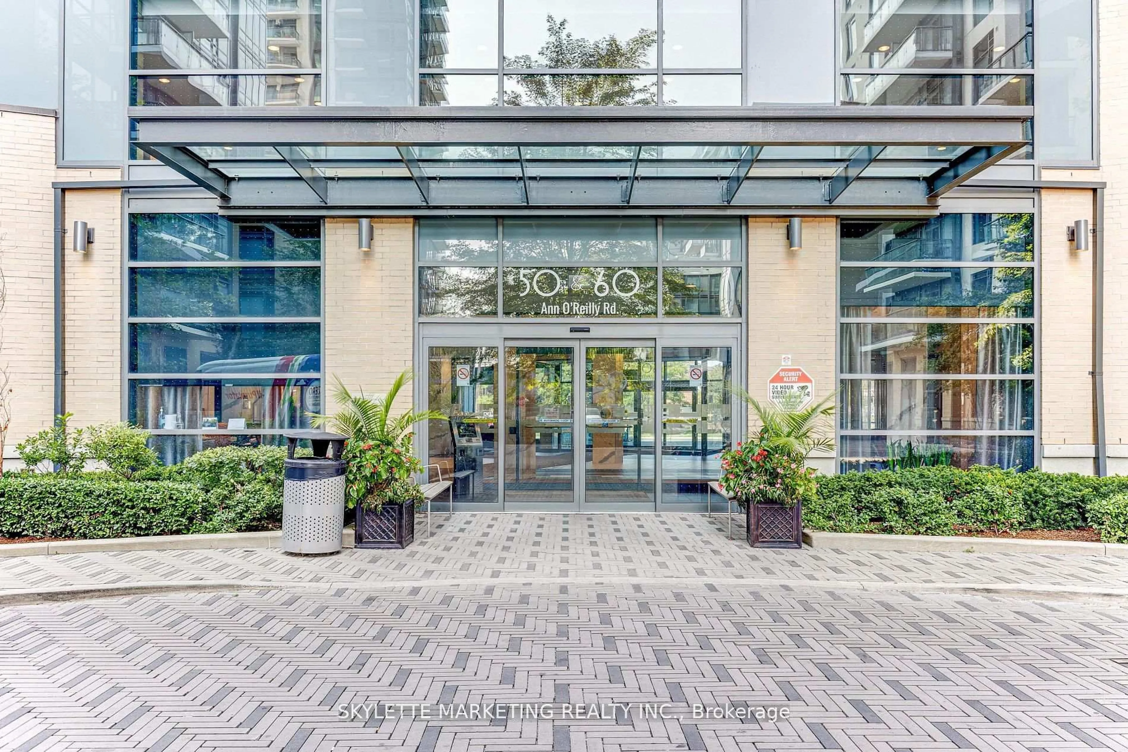 Indoor foyer for 50 Ann O'Reilly Rd #412, Toronto Ontario M2J 0C9