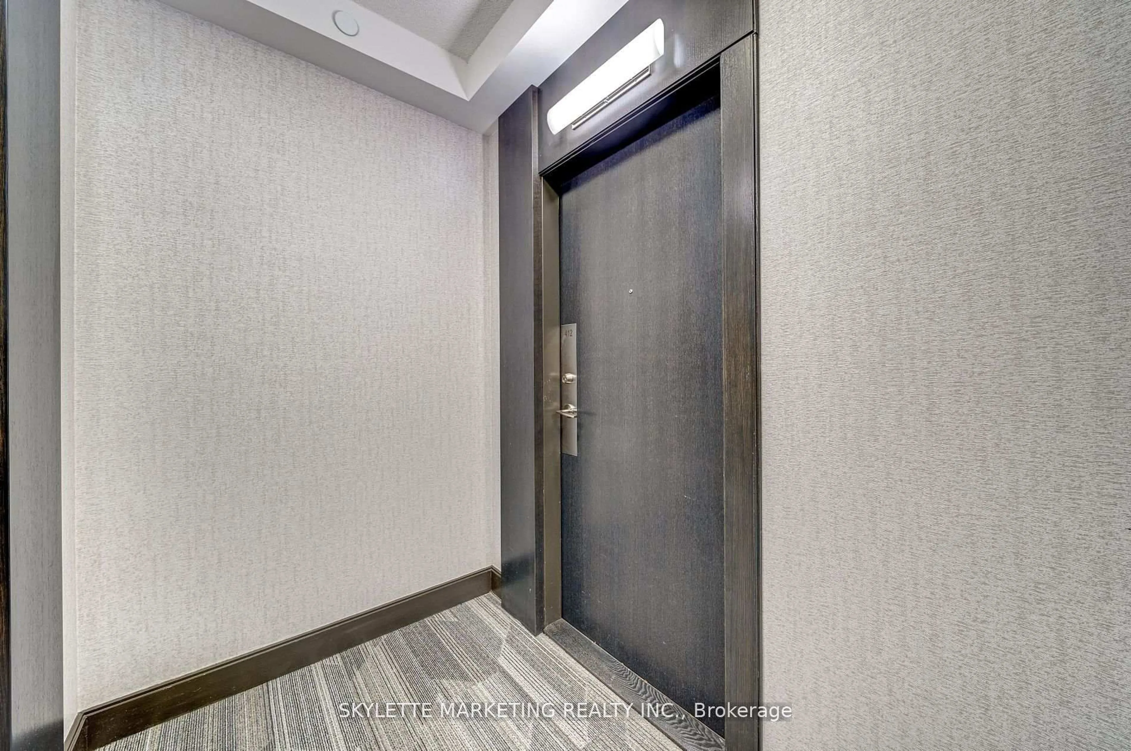 Indoor foyer for 50 Ann O'Reilly Rd #412, Toronto Ontario M2J 0C9