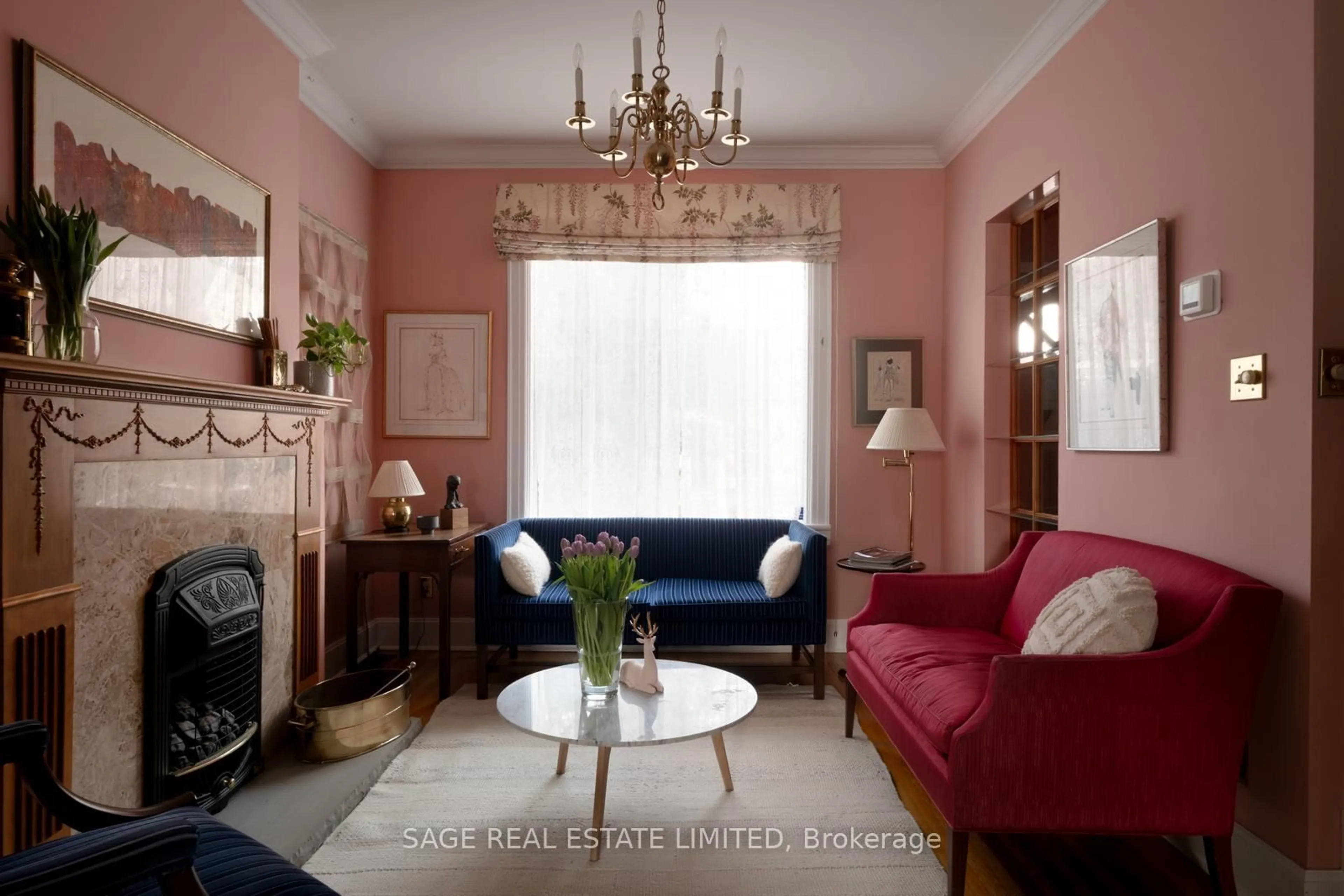 Living room with furniture, unknown for 169 MacPherson Ave, Toronto Ontario M5R 1W9