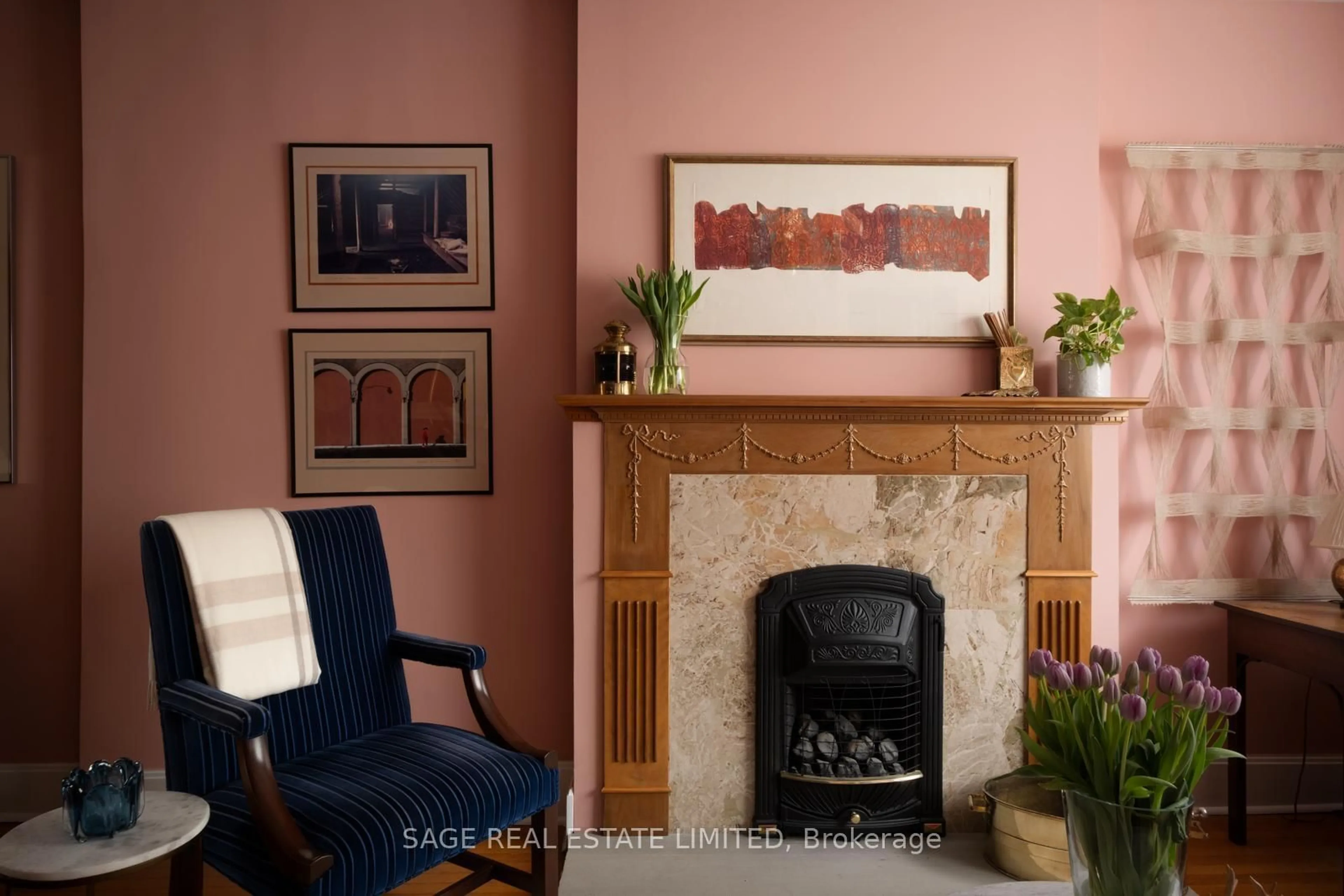 Living room with furniture, unknown for 169 MacPherson Ave, Toronto Ontario M5R 1W9