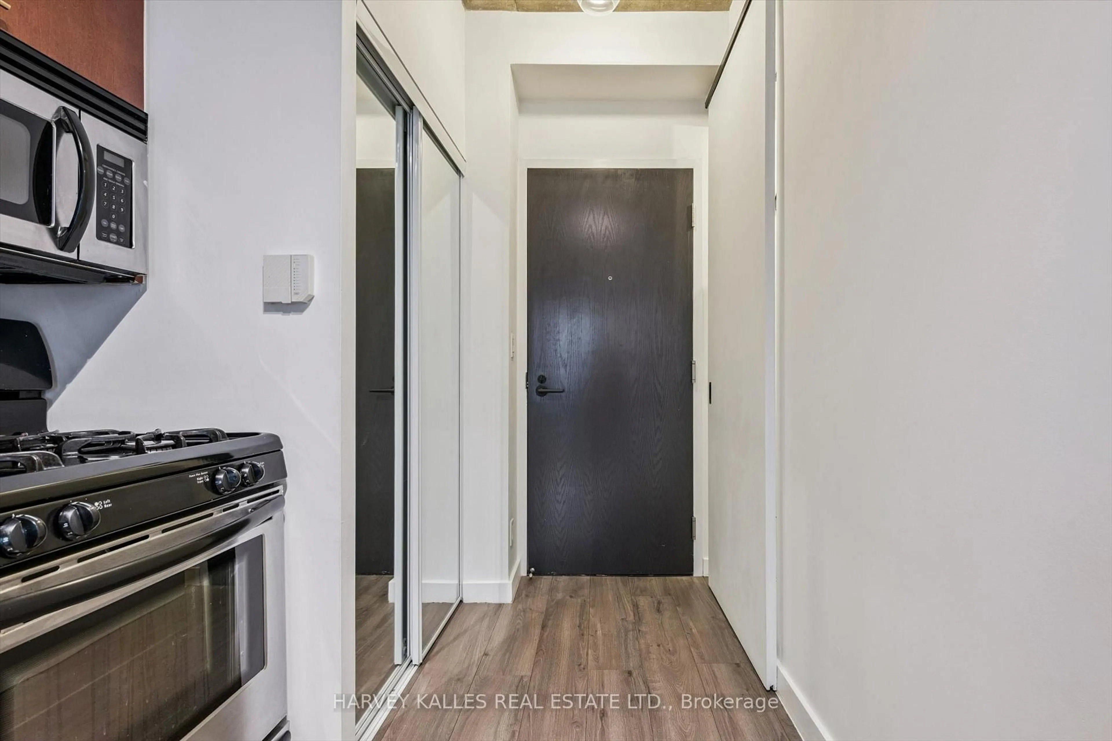 Unknown for 1 Shaw St #102, Toronto Ontario M6K 0A1