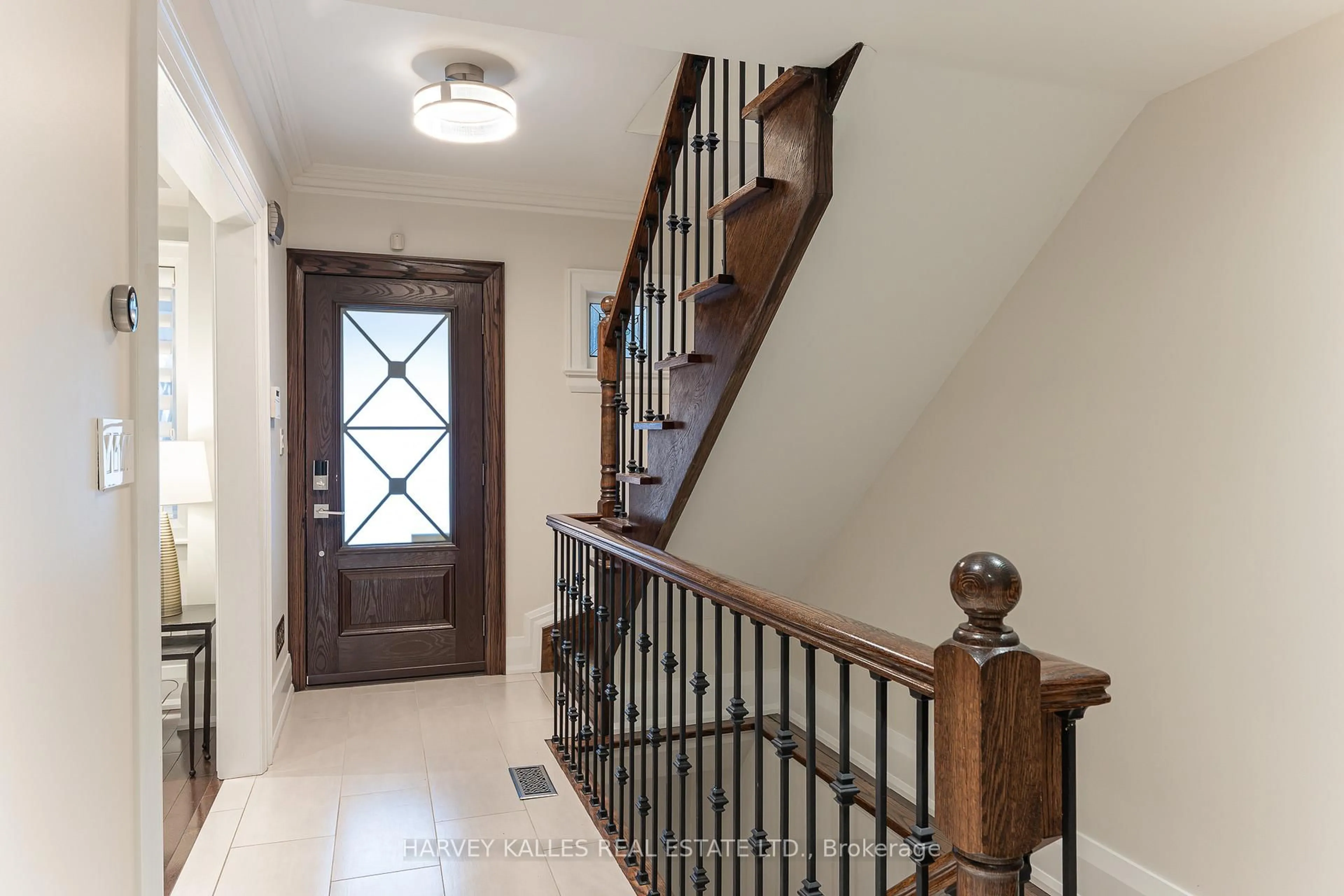 Indoor entryway for 265 St Clements Ave, Toronto Ontario M4R 1H3